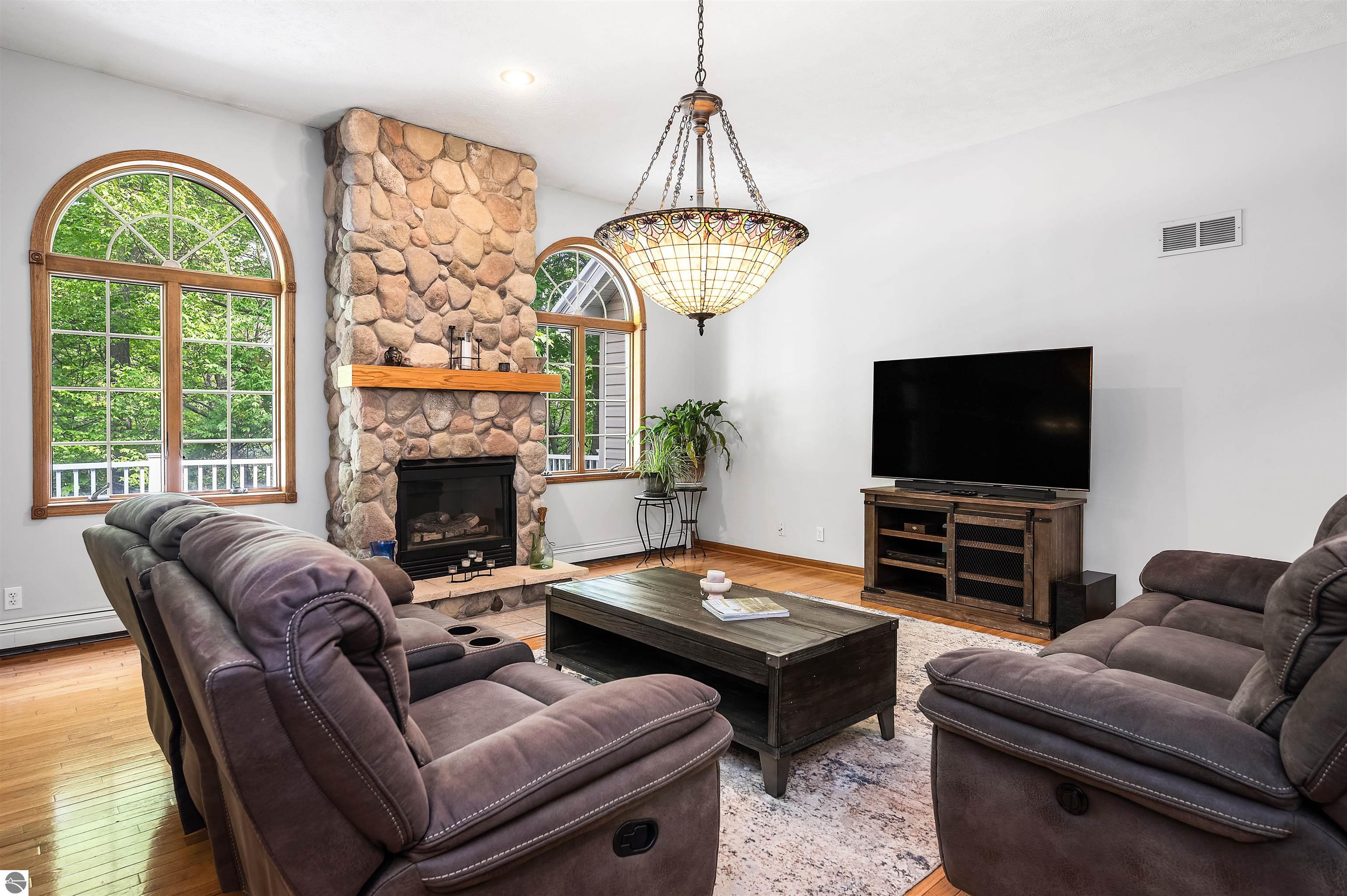 9639 E Walkabout Lane