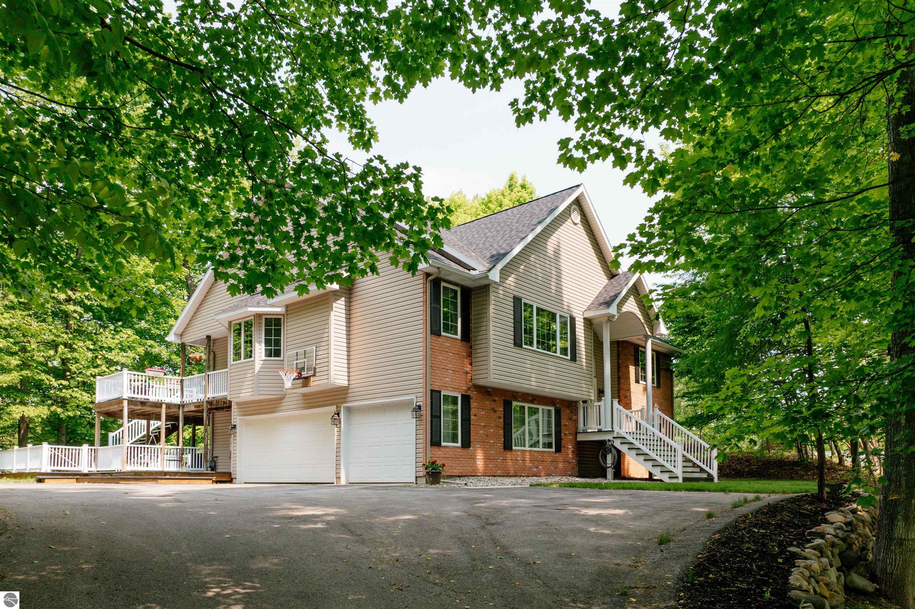 9639 E Walkabout Lane