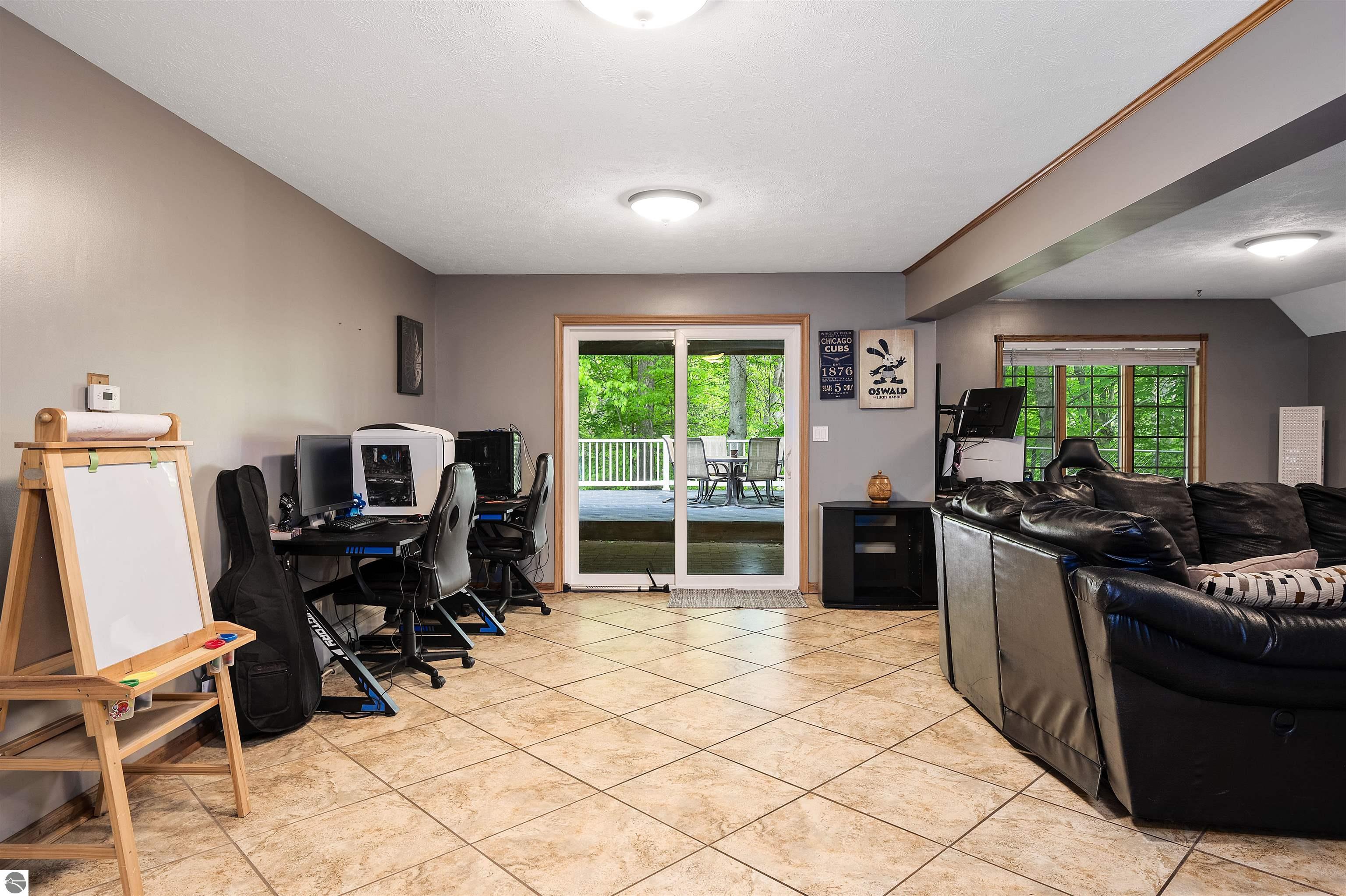 9639 E Walkabout Lane