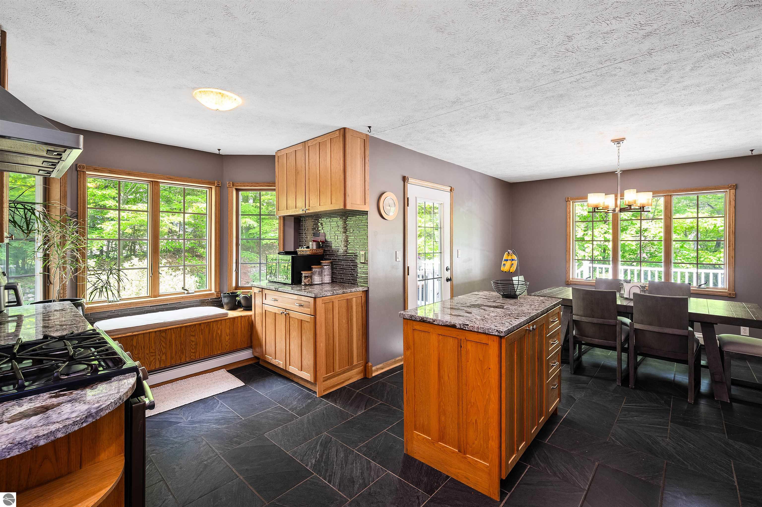 9639 E Walkabout Lane