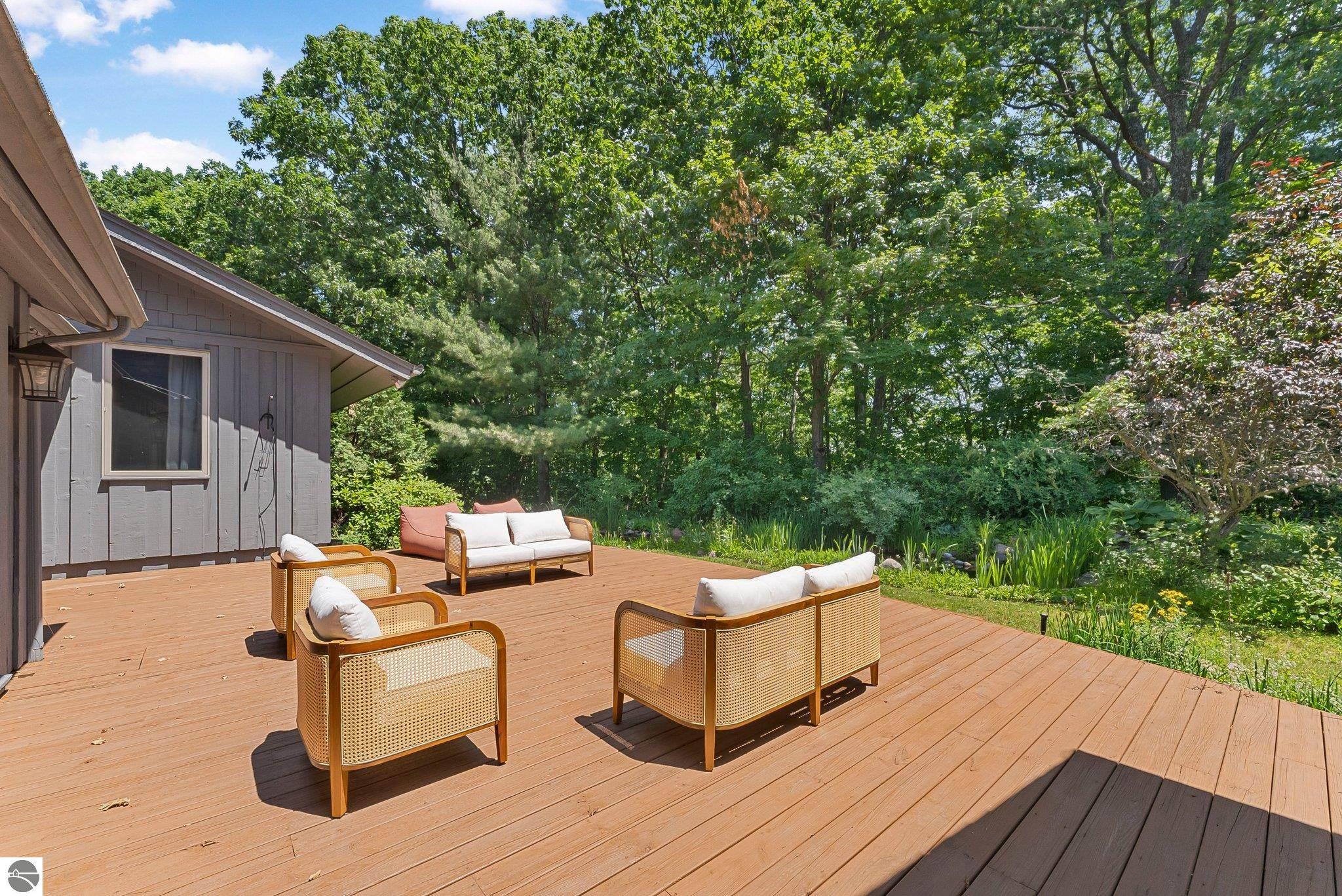 1461 N Eagle Highway