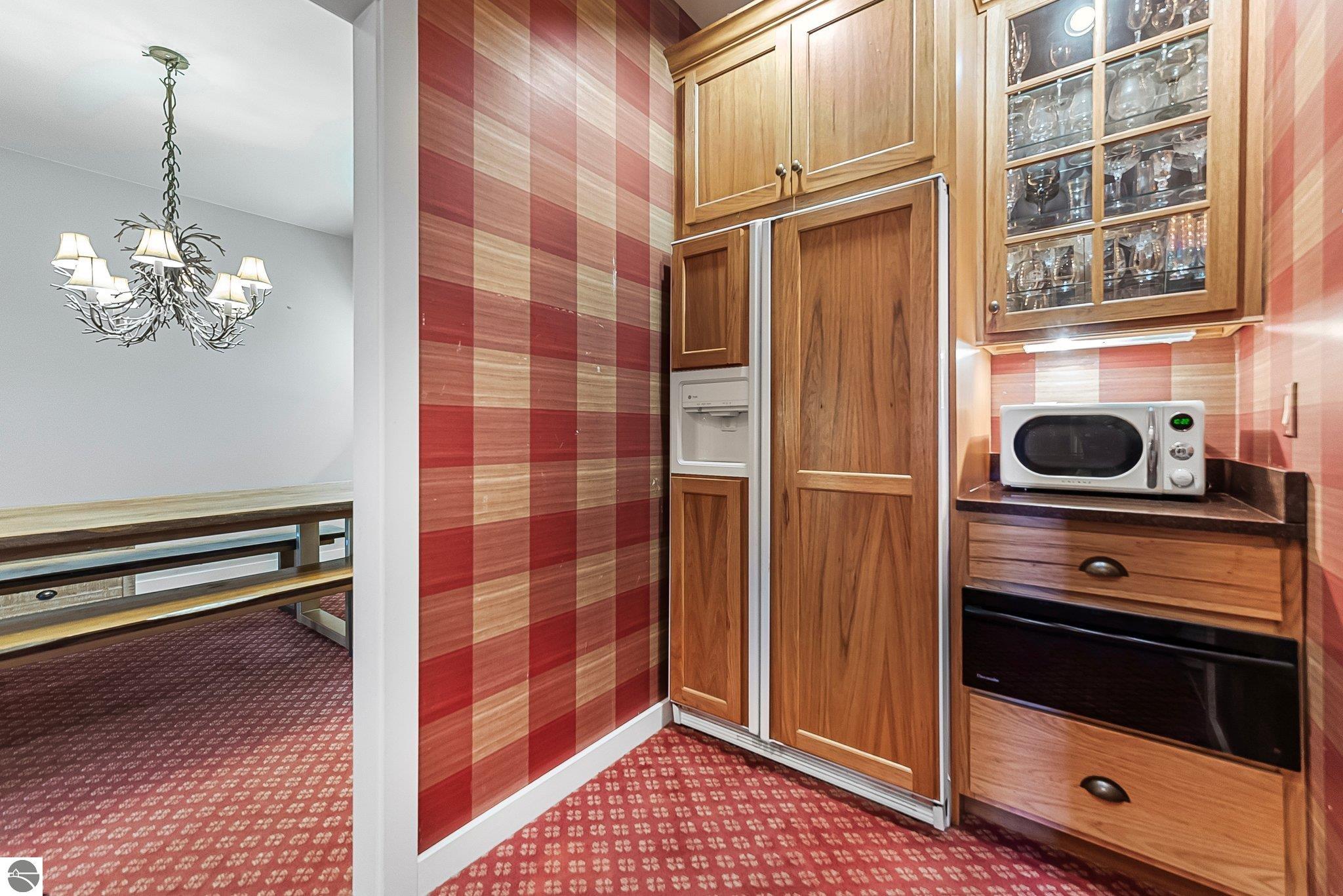 1461 N Eagle Highway