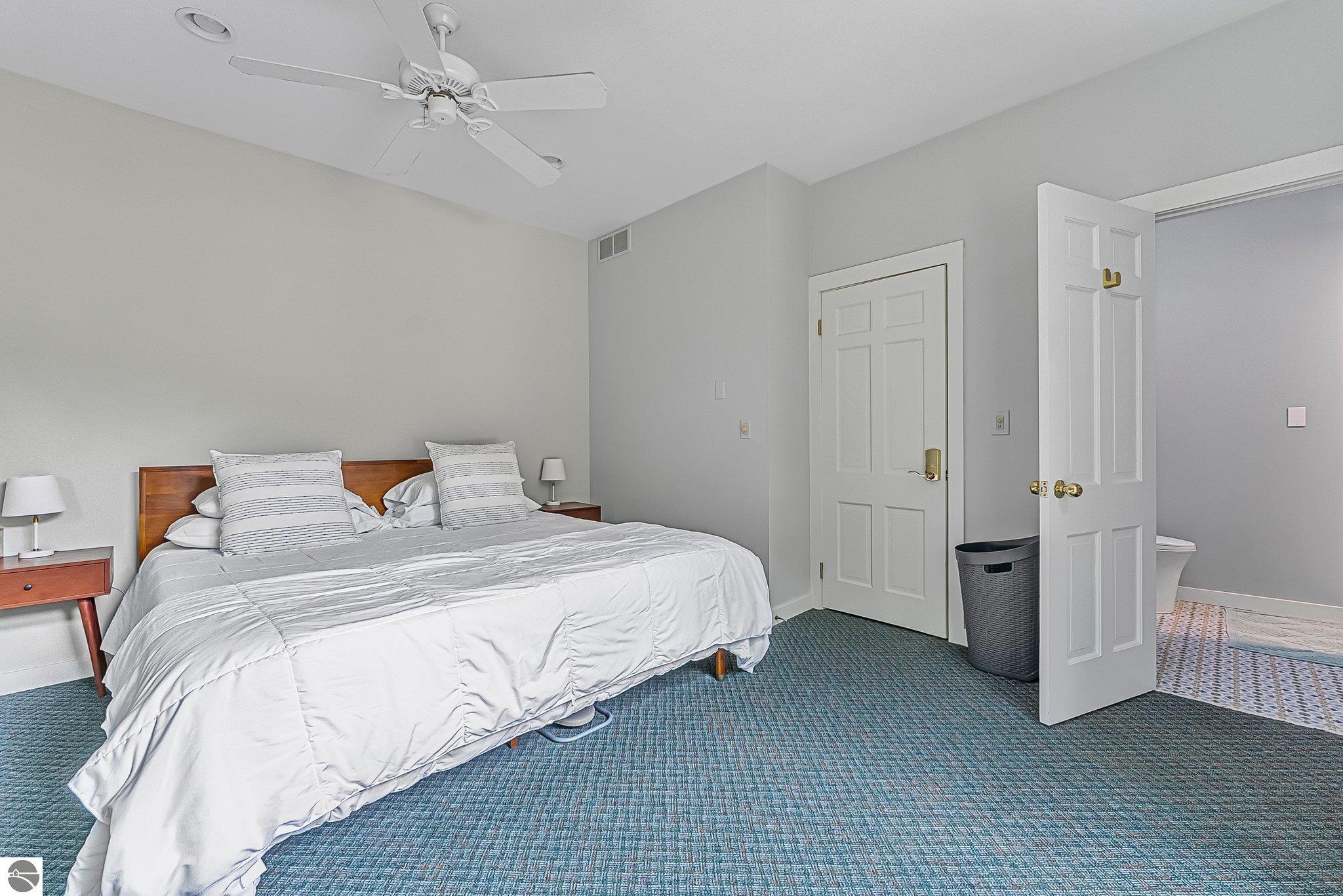 1461 N Eagle Highway