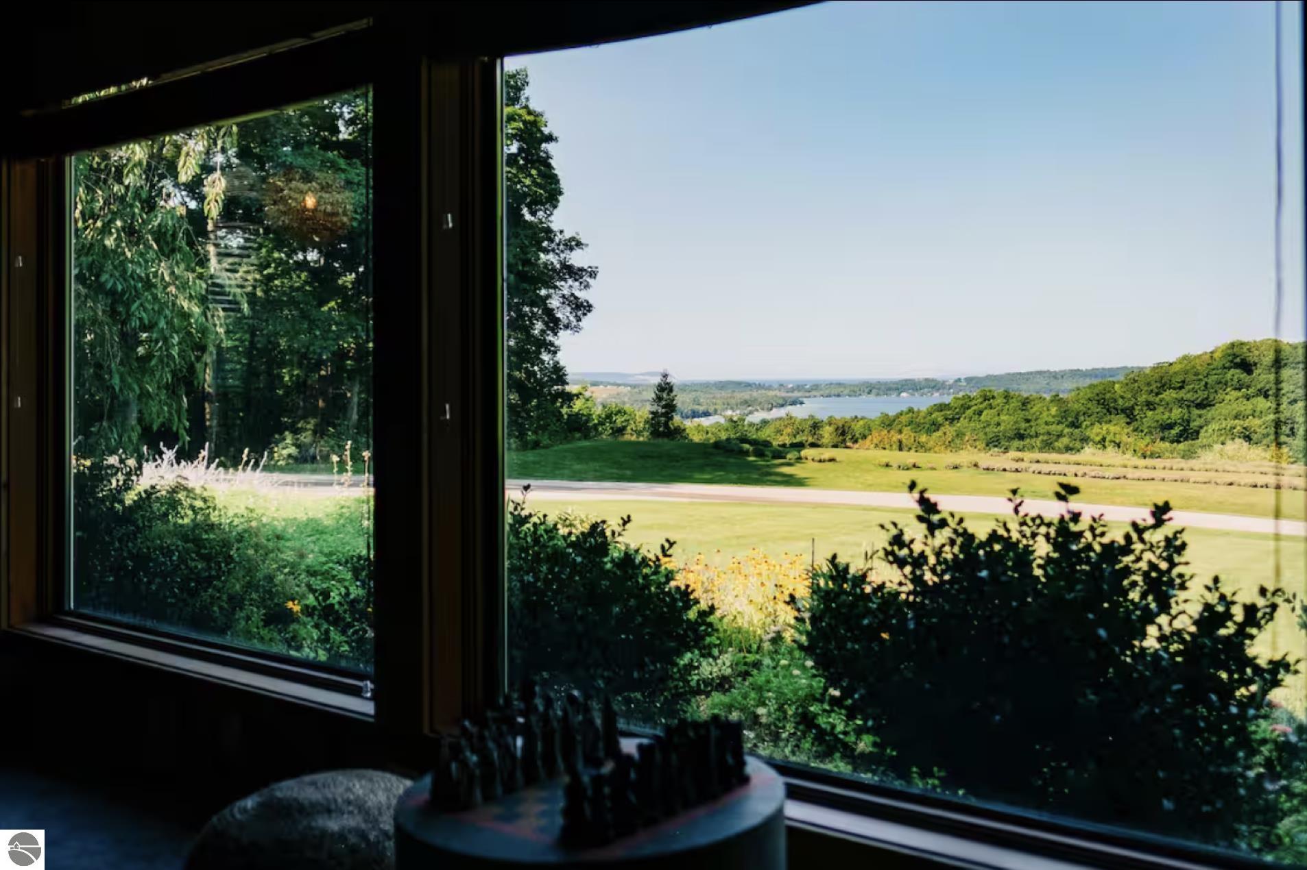 1461 N Eagle Highway