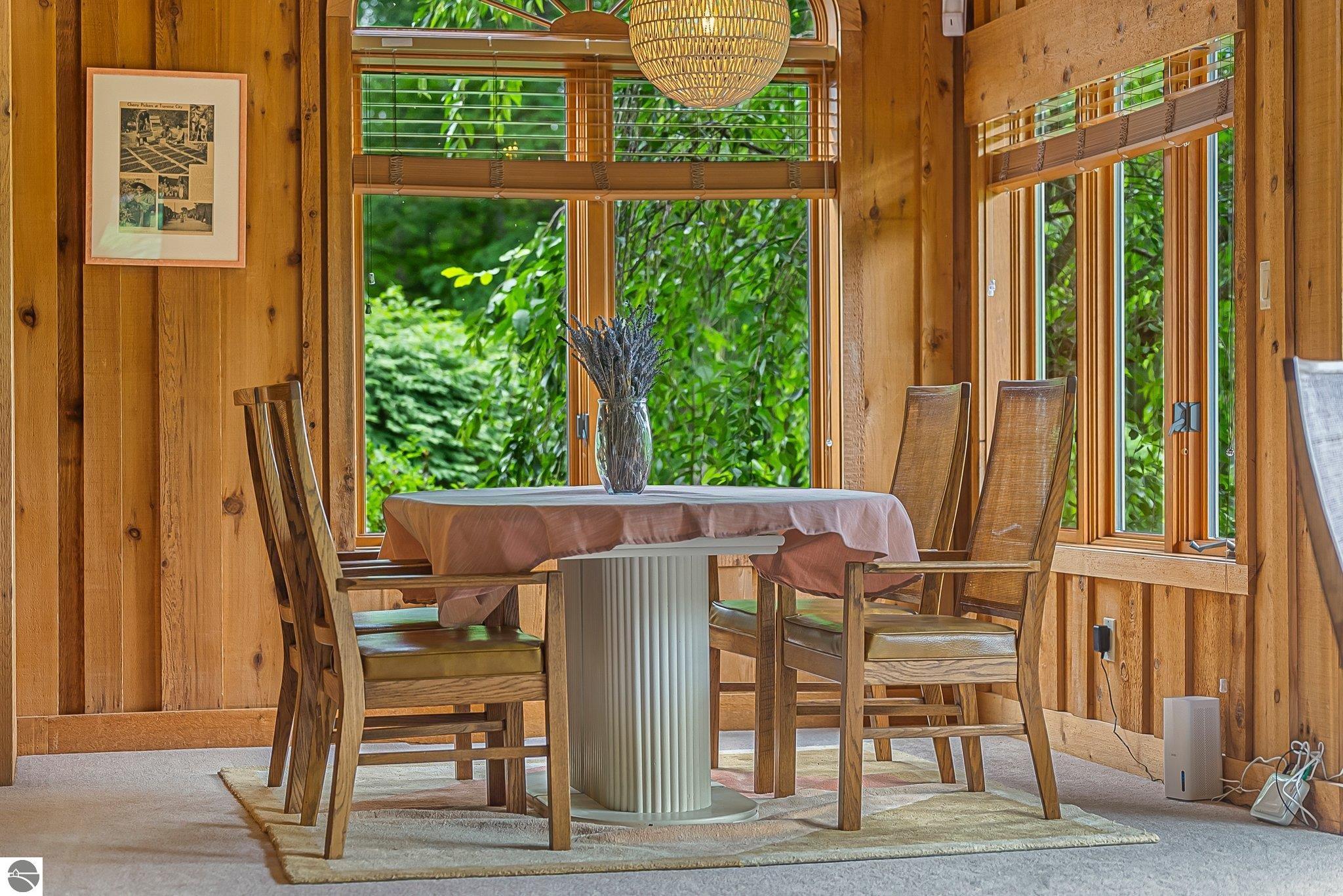 1461 N Eagle Highway