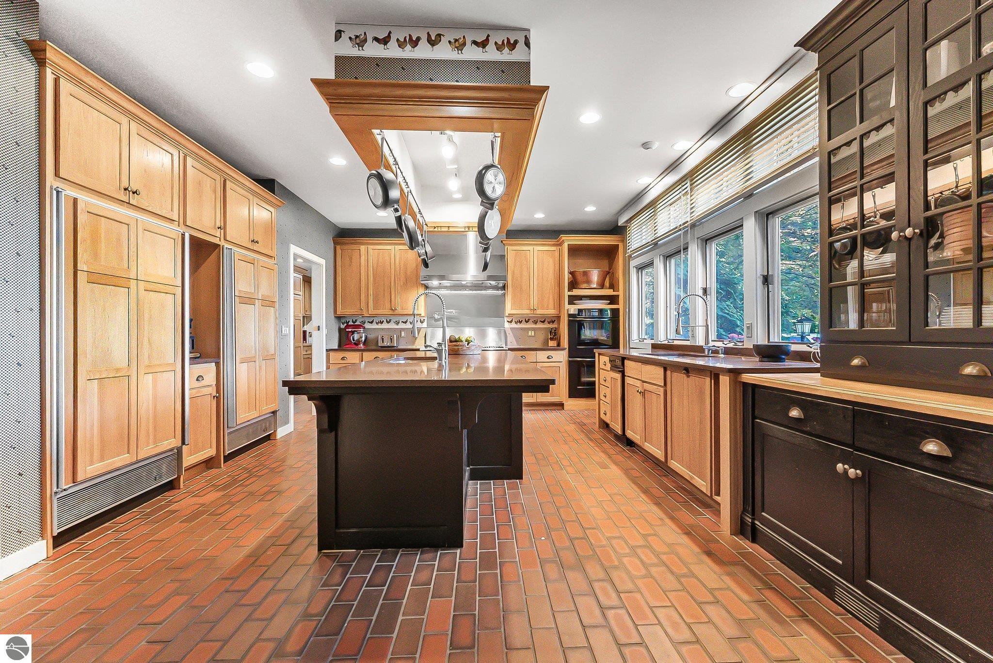 1461 N Eagle Highway