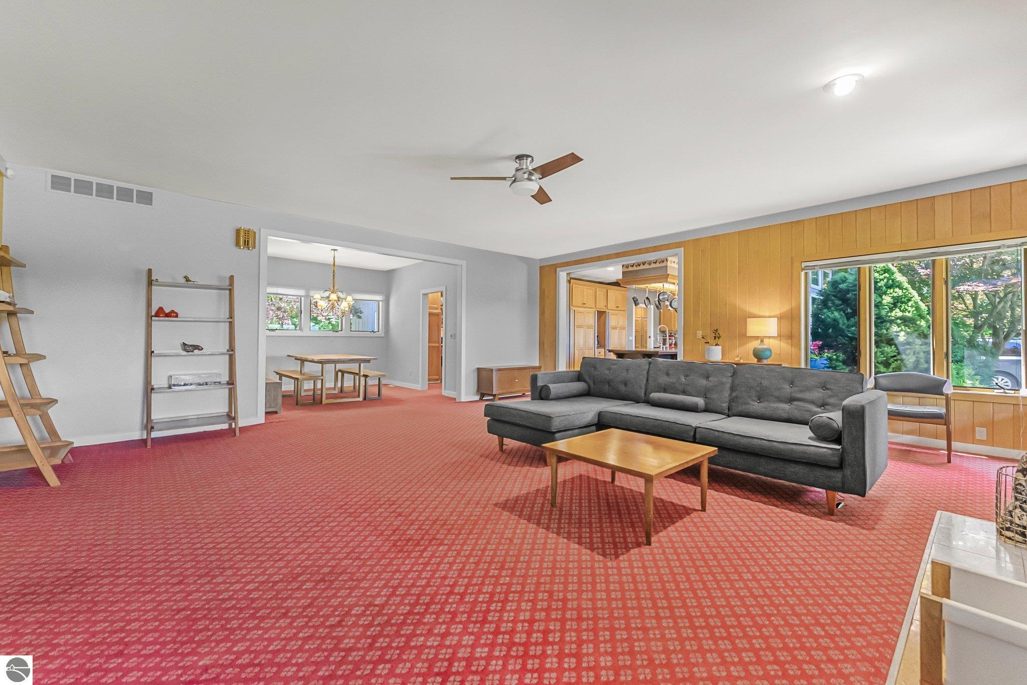 1461 N Eagle Highway