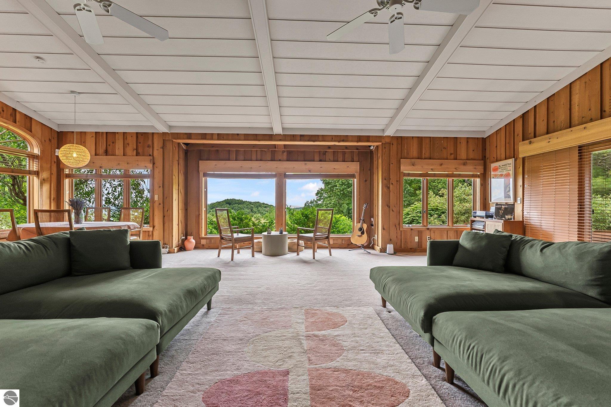 1461 N Eagle Highway