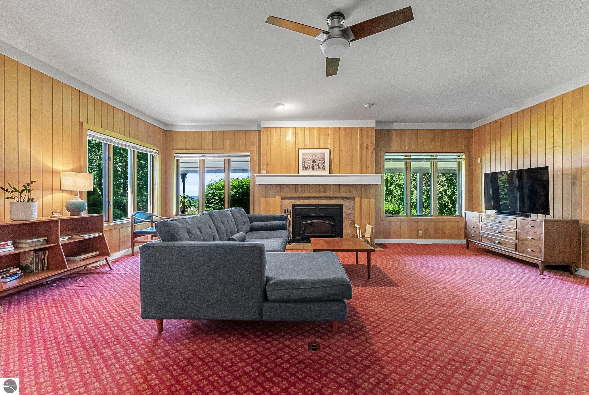 1461 N Eagle Highway