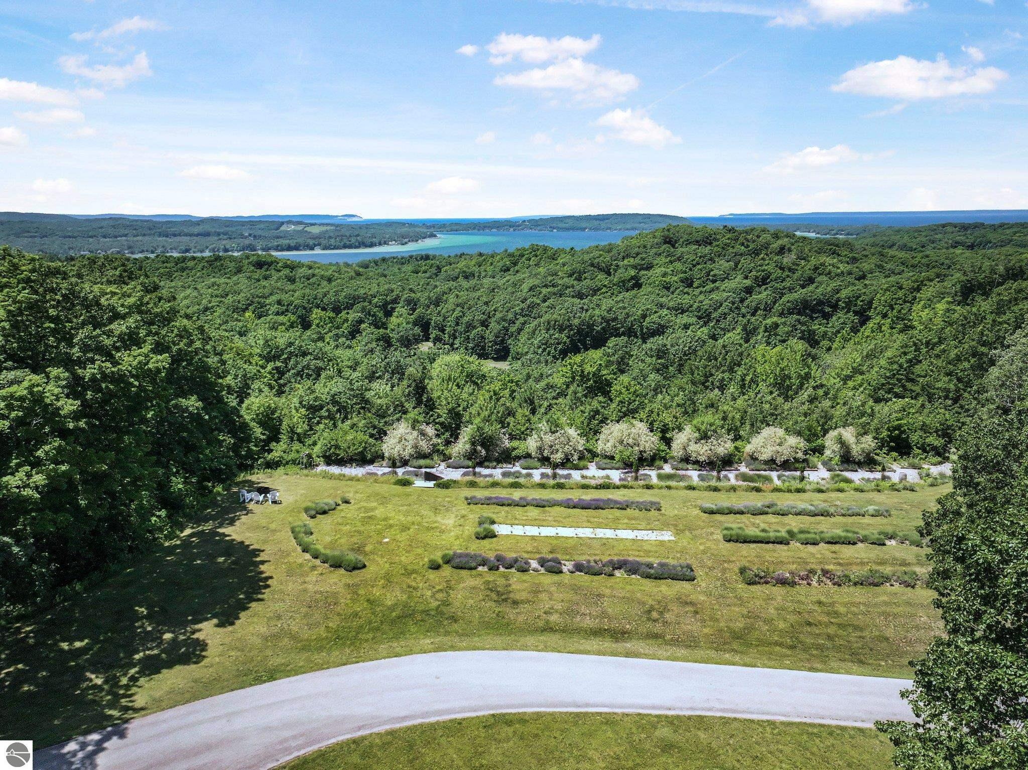 1461 N Eagle Highway