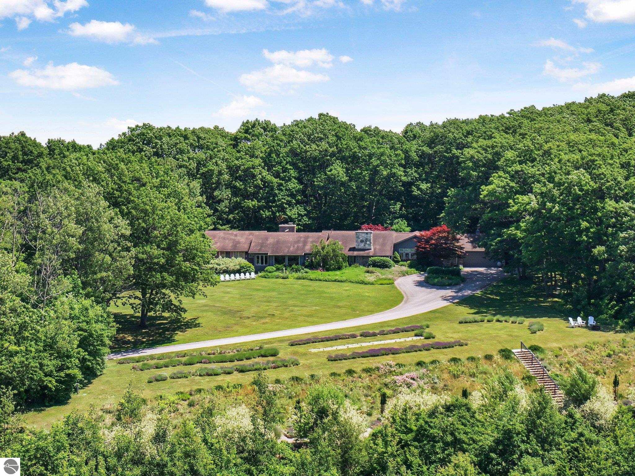 1461 N Eagle Highway