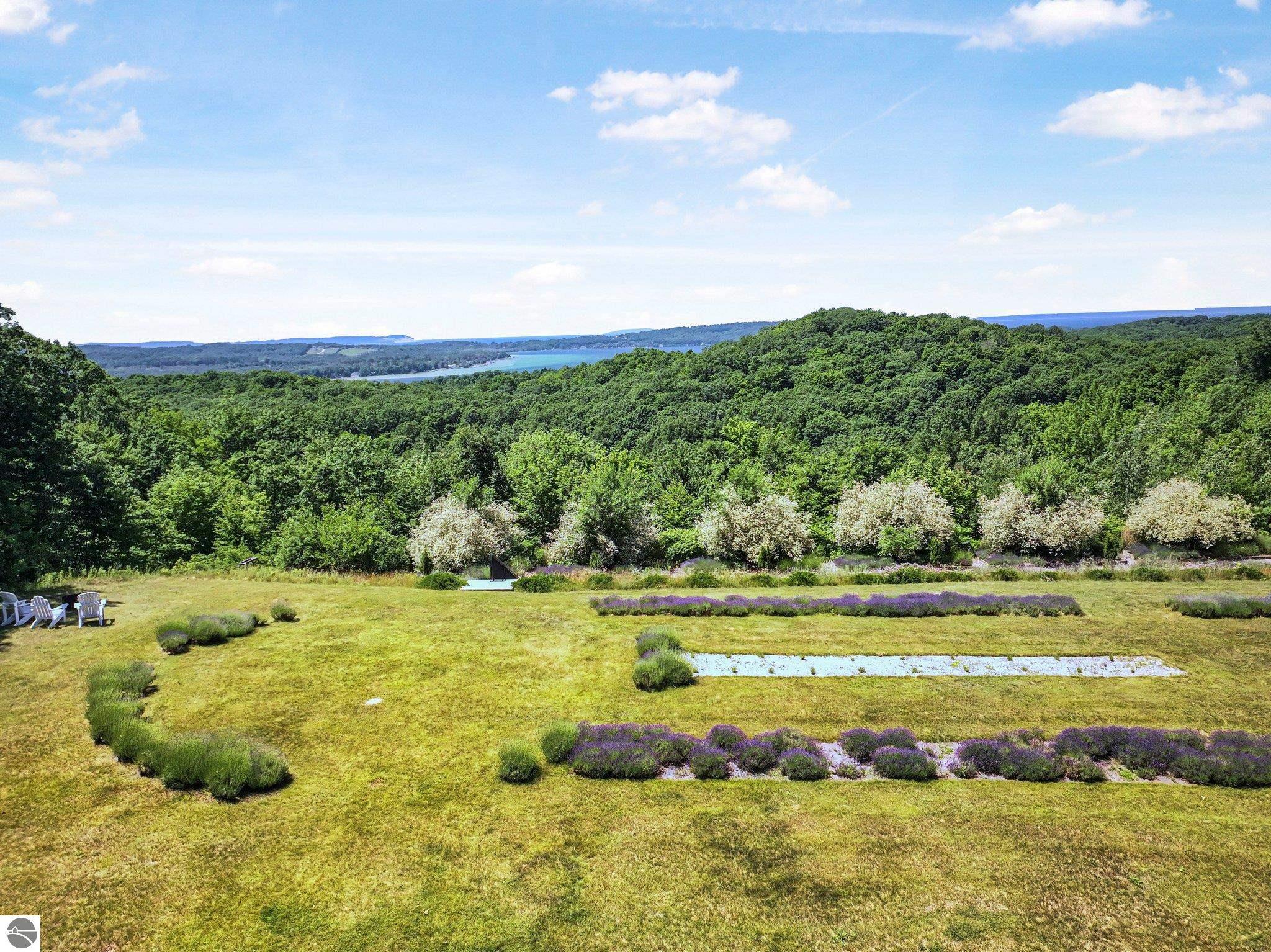 1461 N Eagle Highway