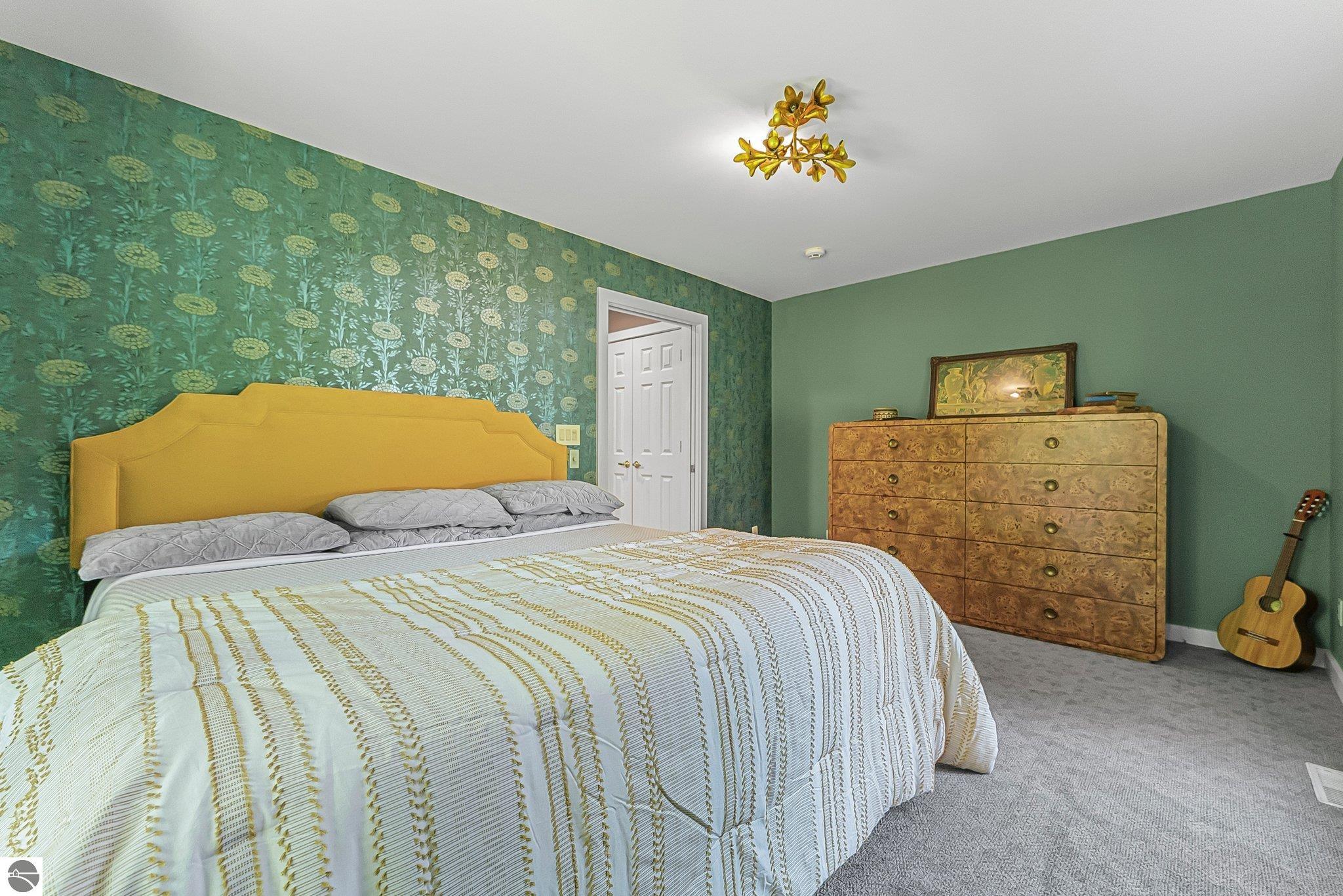 1461 N Eagle Highway