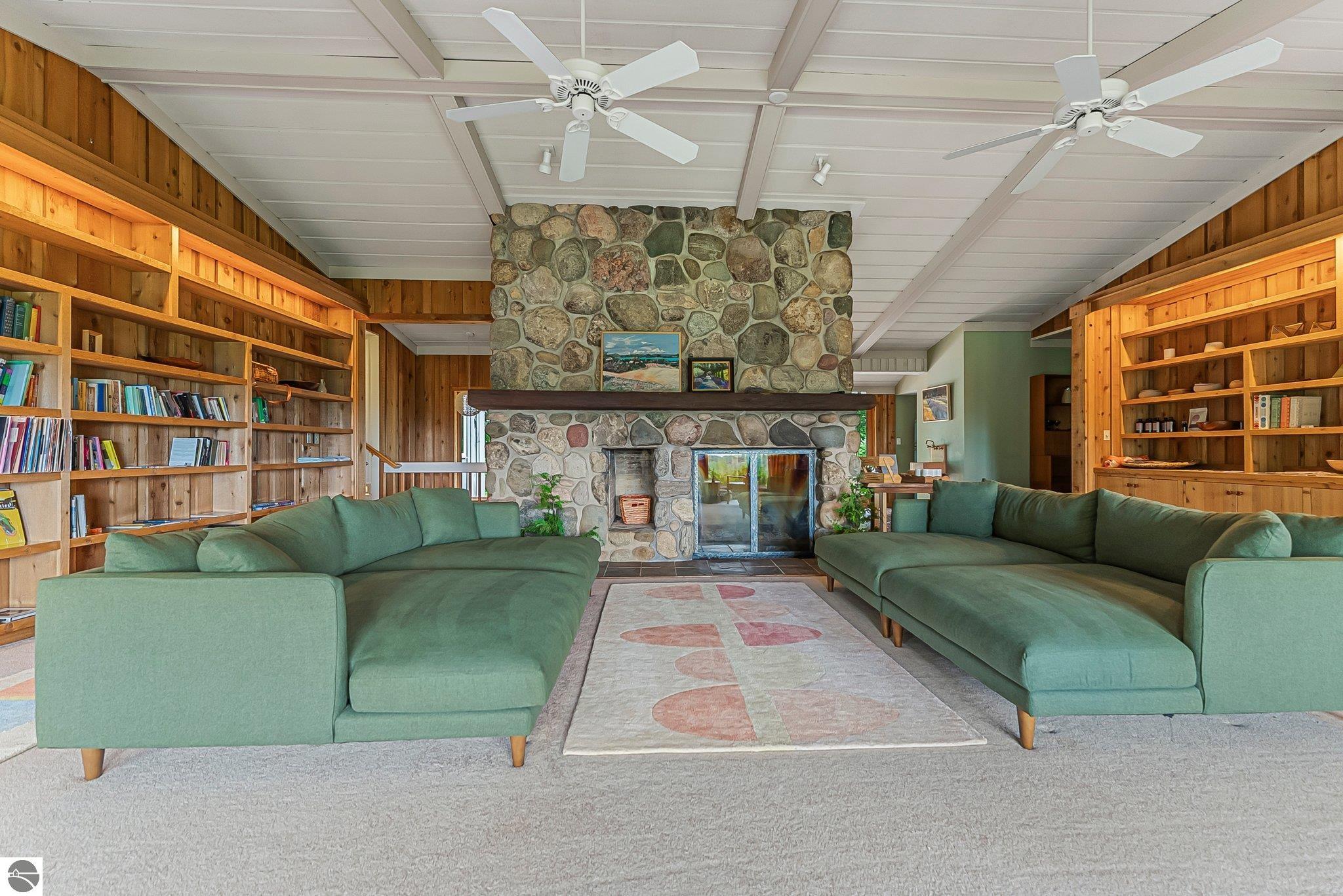 1461 N Eagle Highway