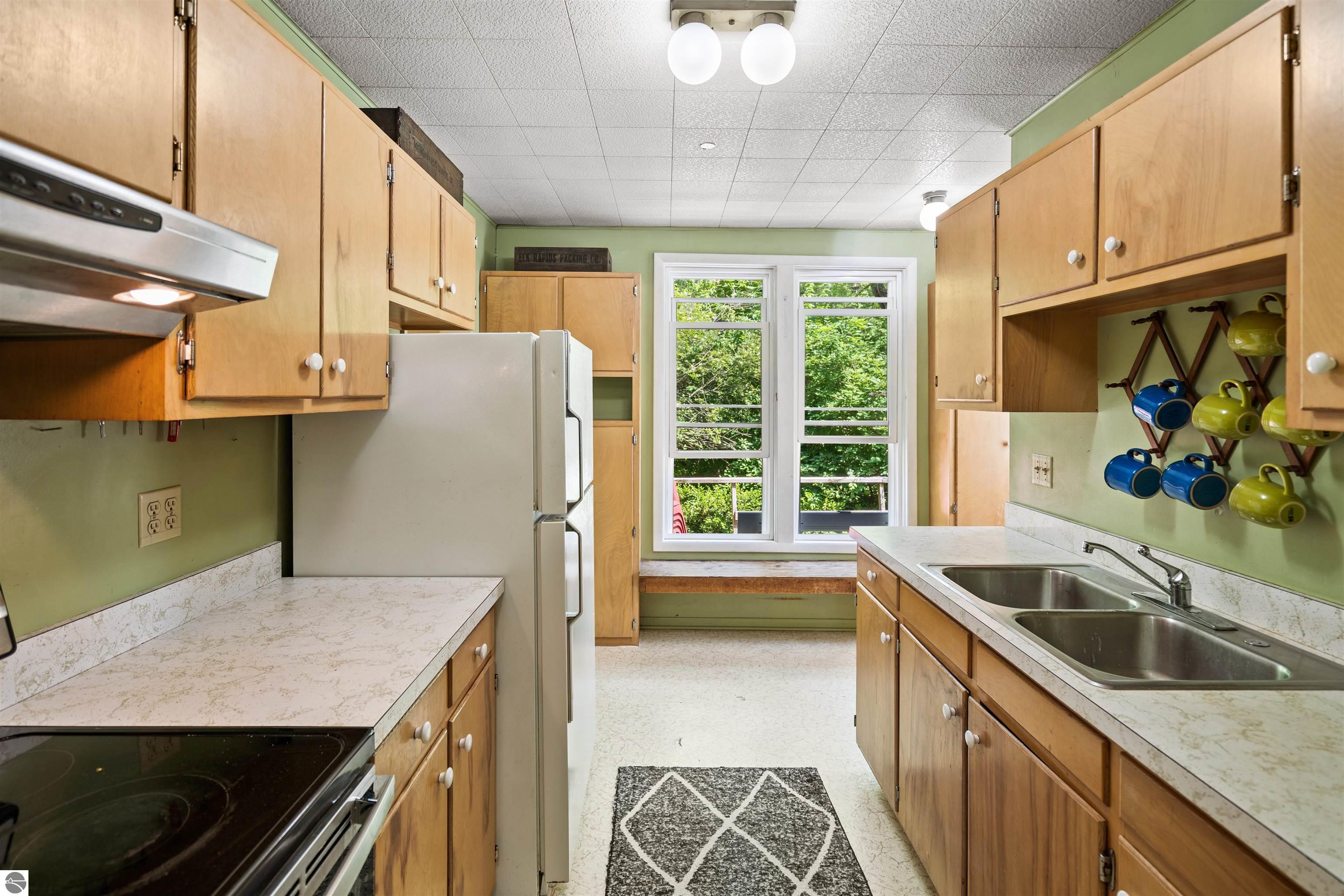 733 Sixth Street
