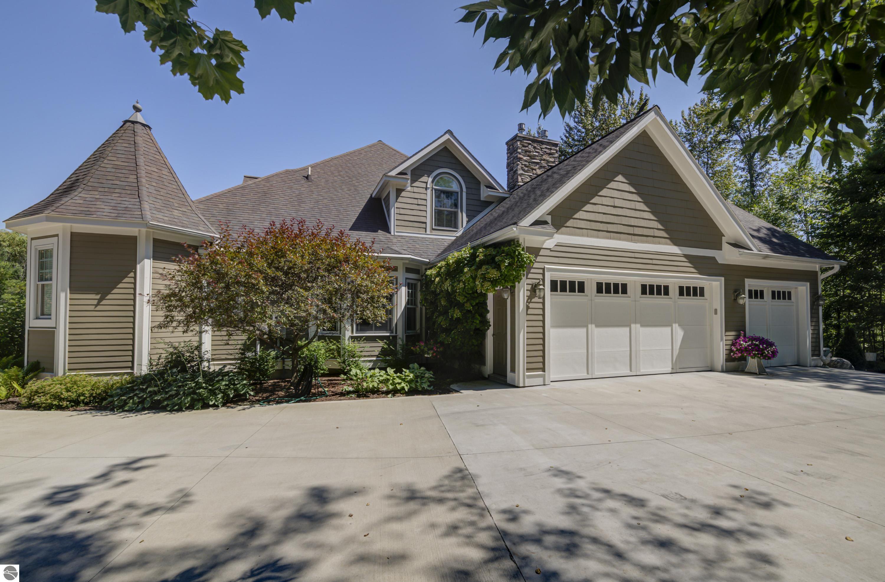 664 Hidden Ridge Drive