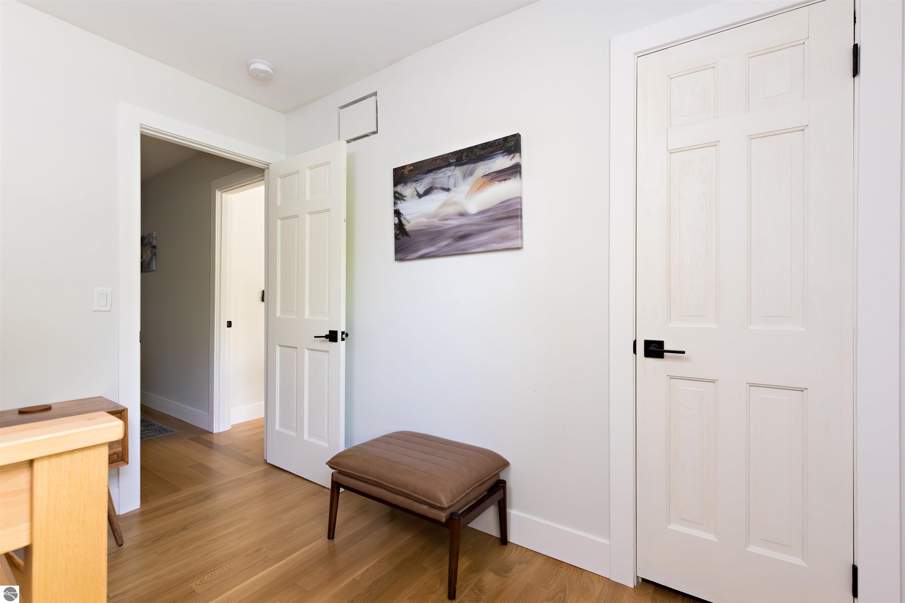 8112 Lakeside Trail