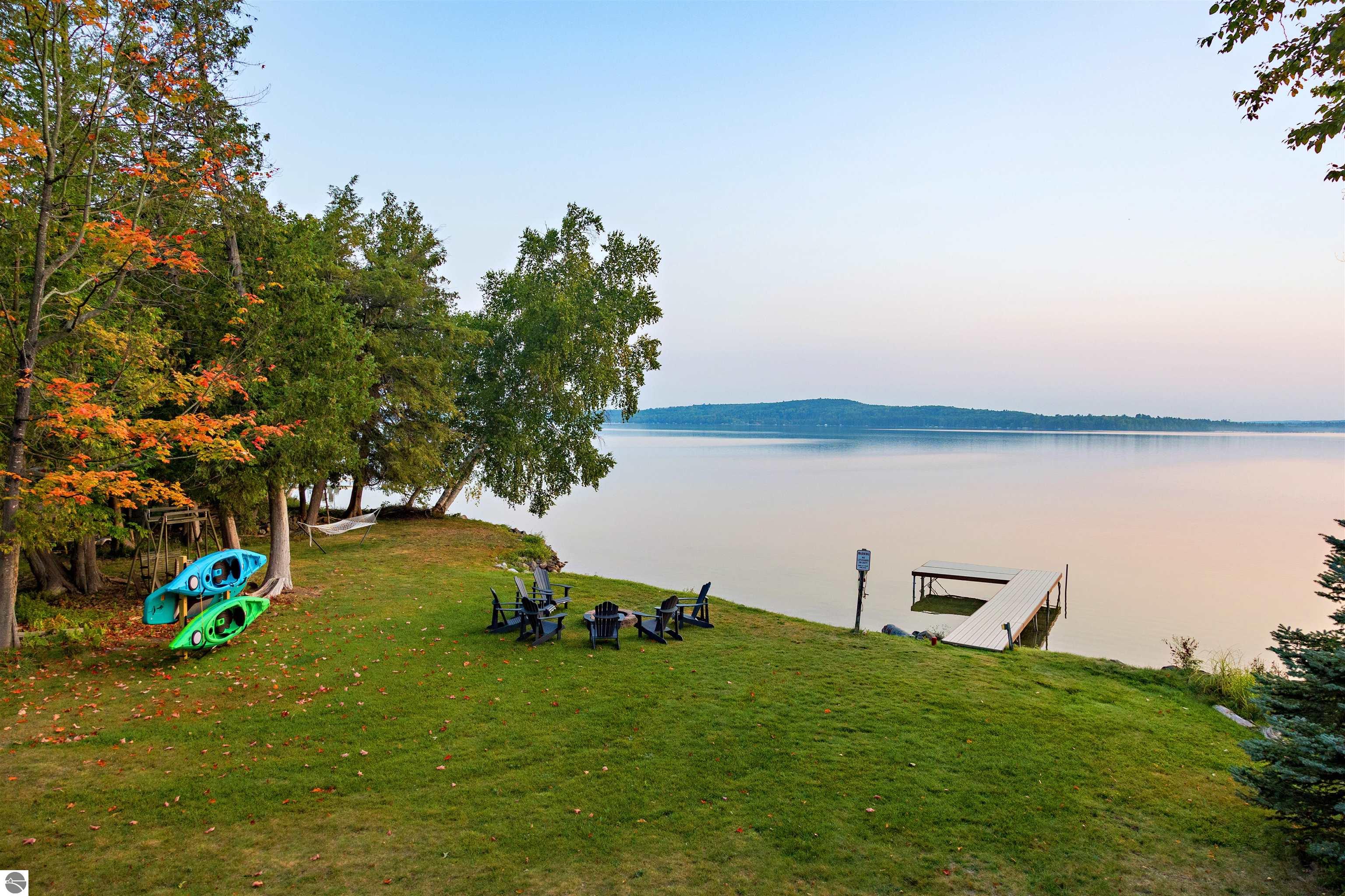 8112 Lakeside Trail