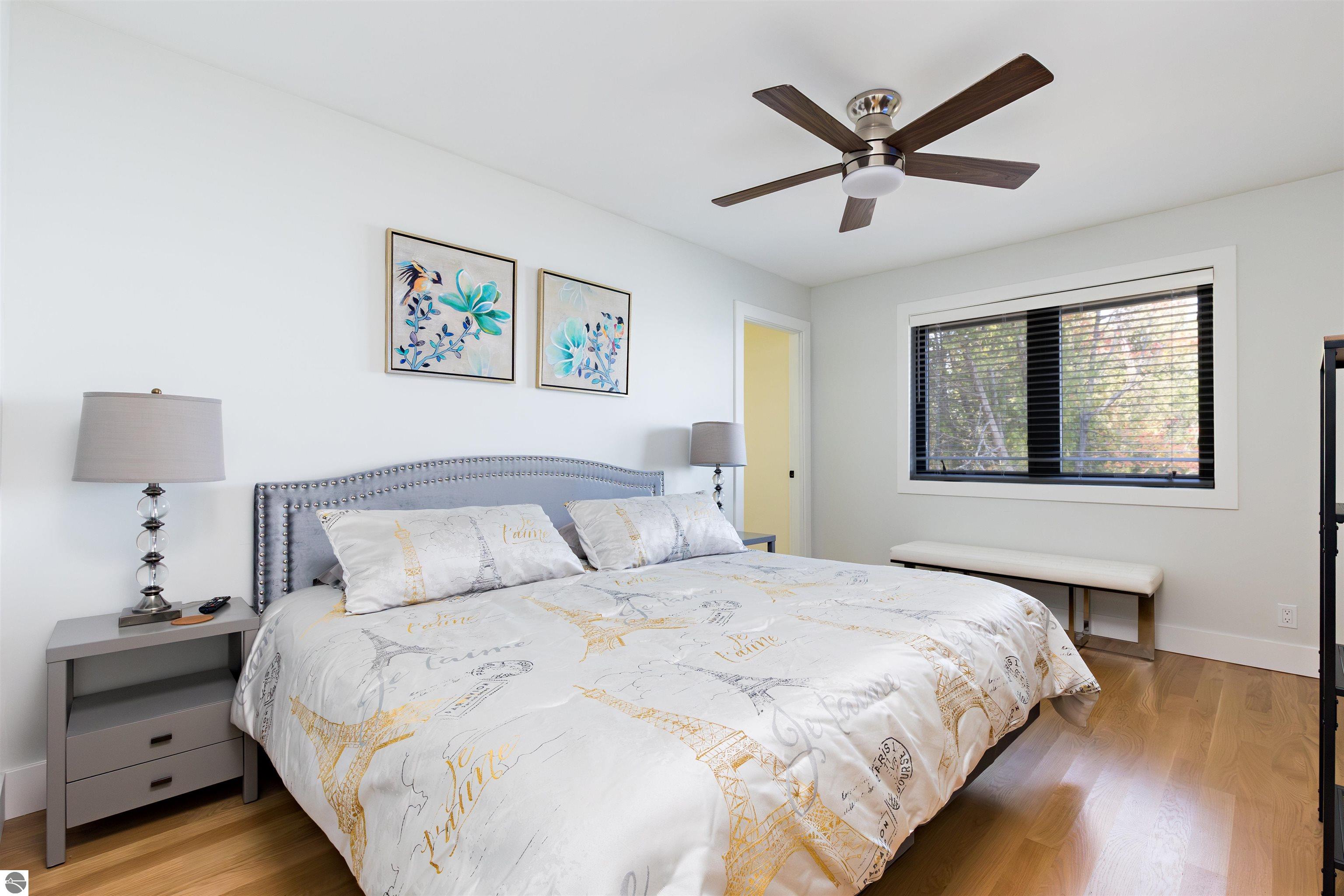 8112 Lakeside Trail