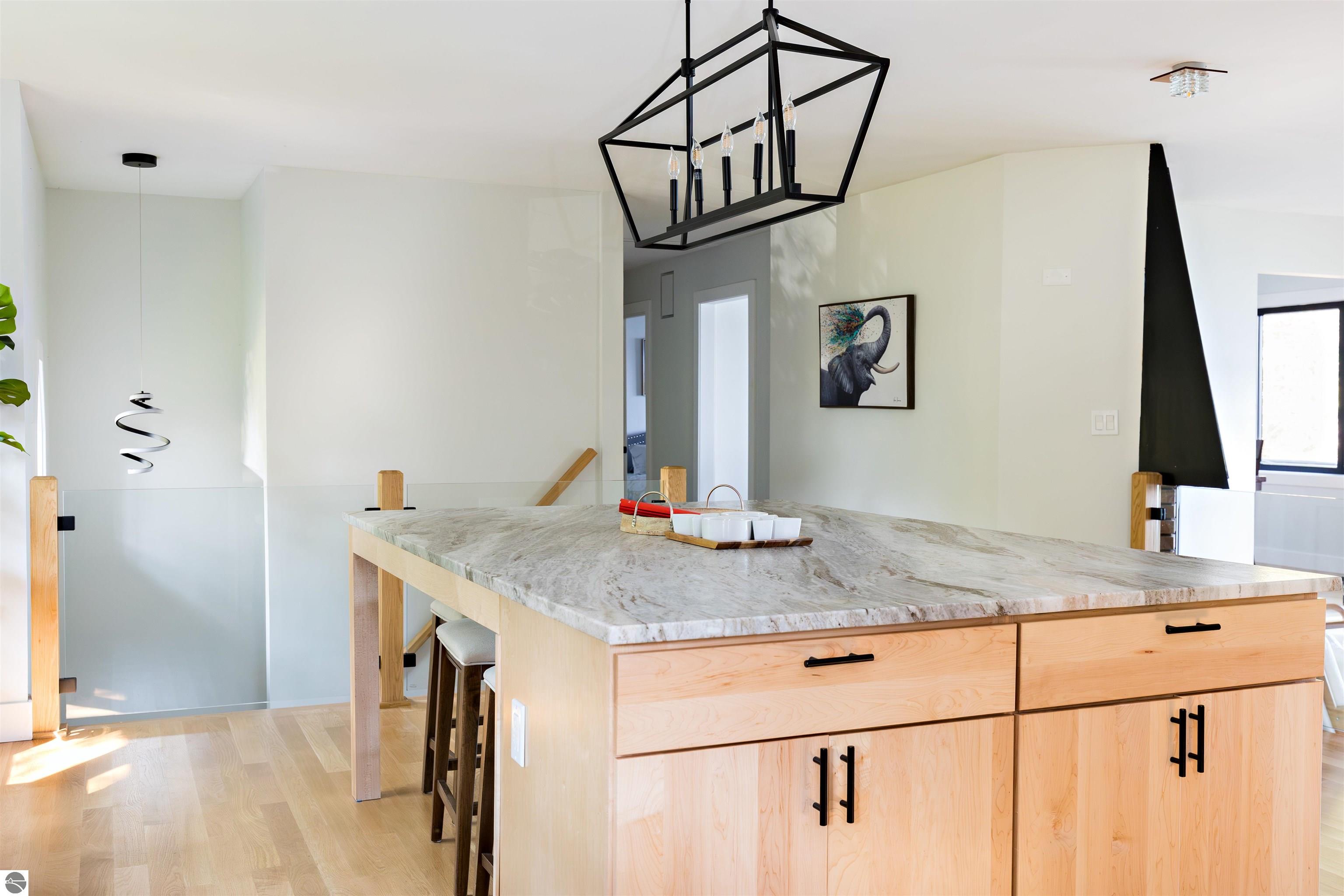 8112 Lakeside Trail