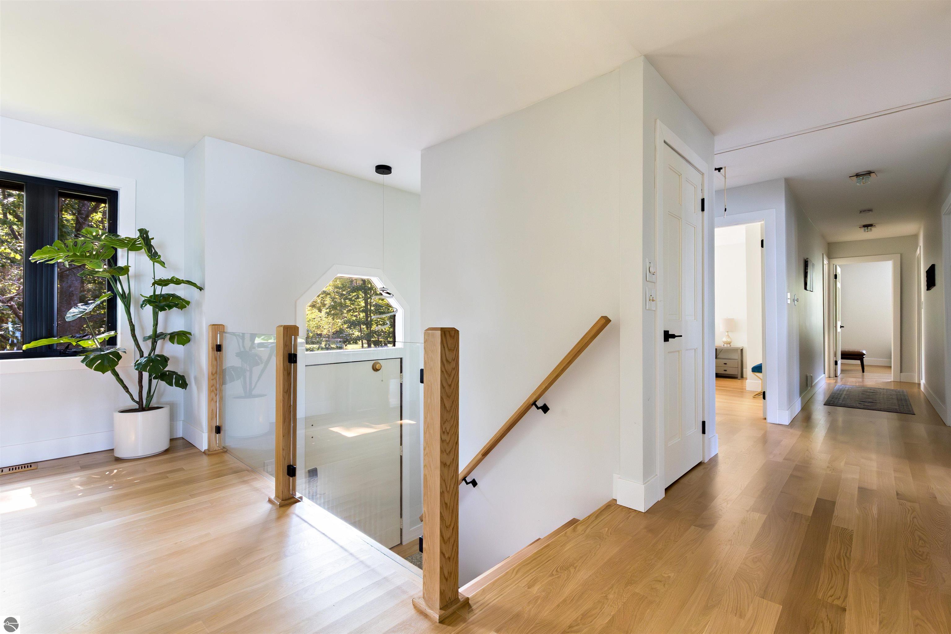 8112 Lakeside Trail