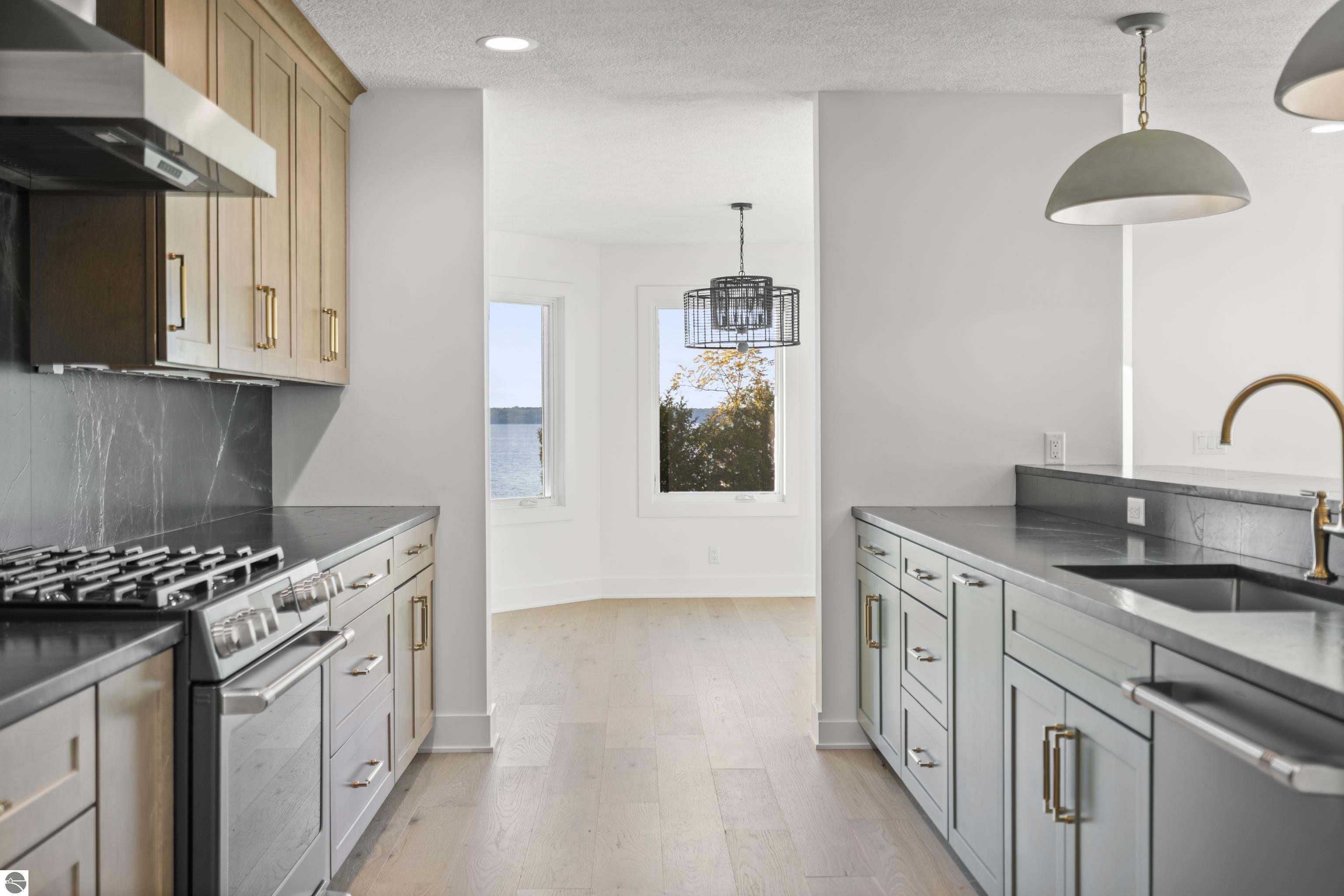 10191 Peninsula Drive