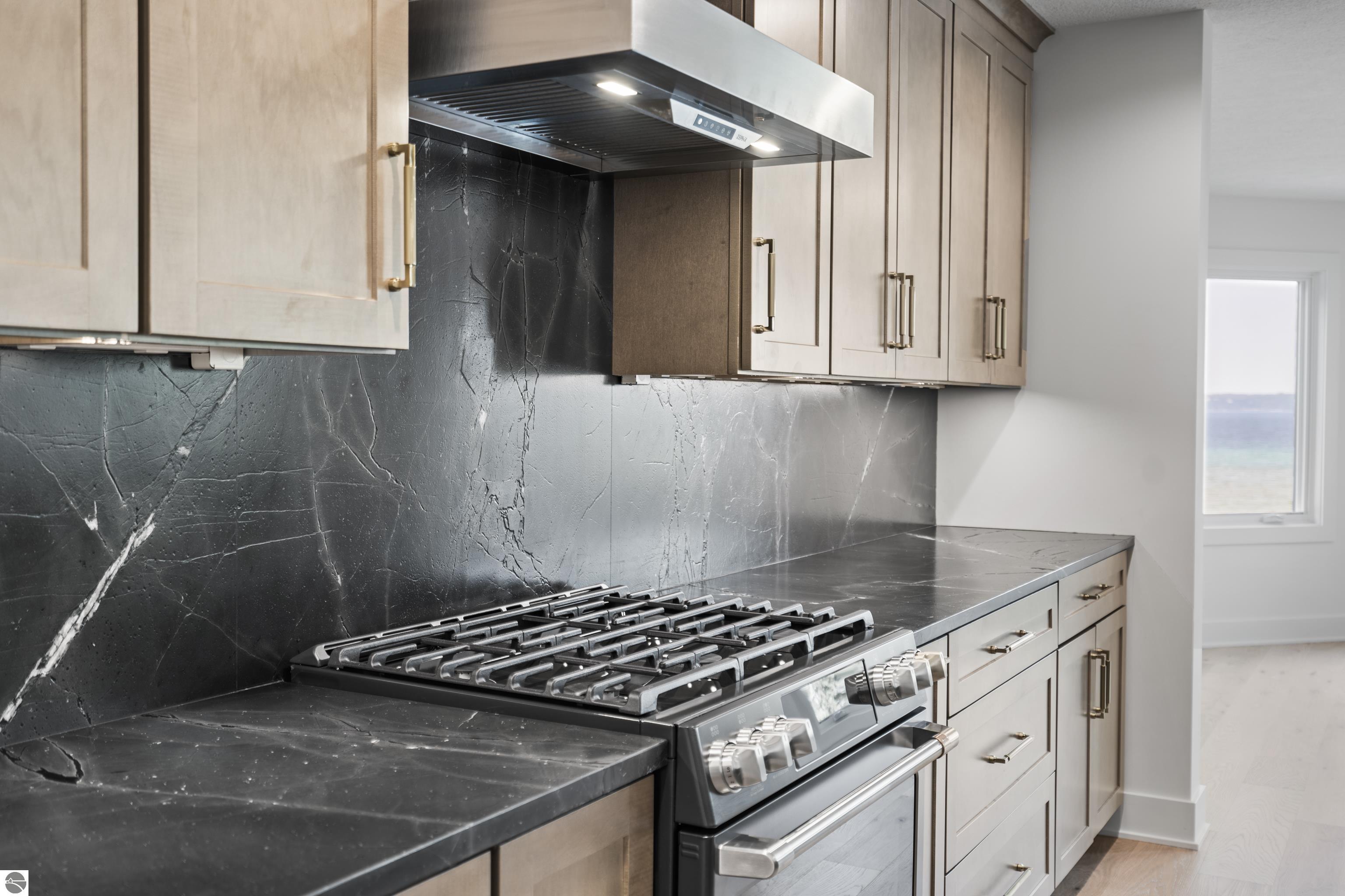 10191 Peninsula Drive