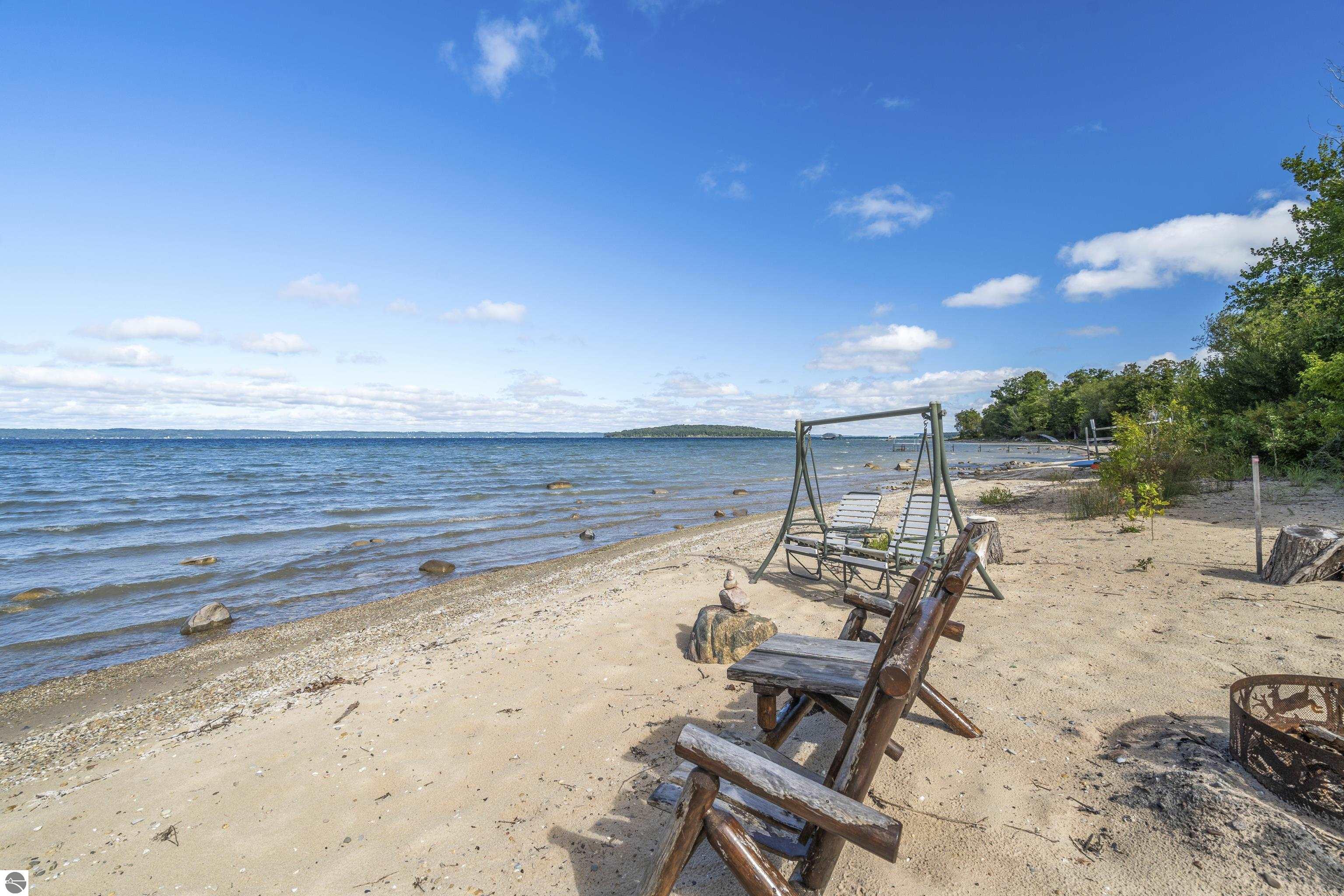 10191 Peninsula Drive