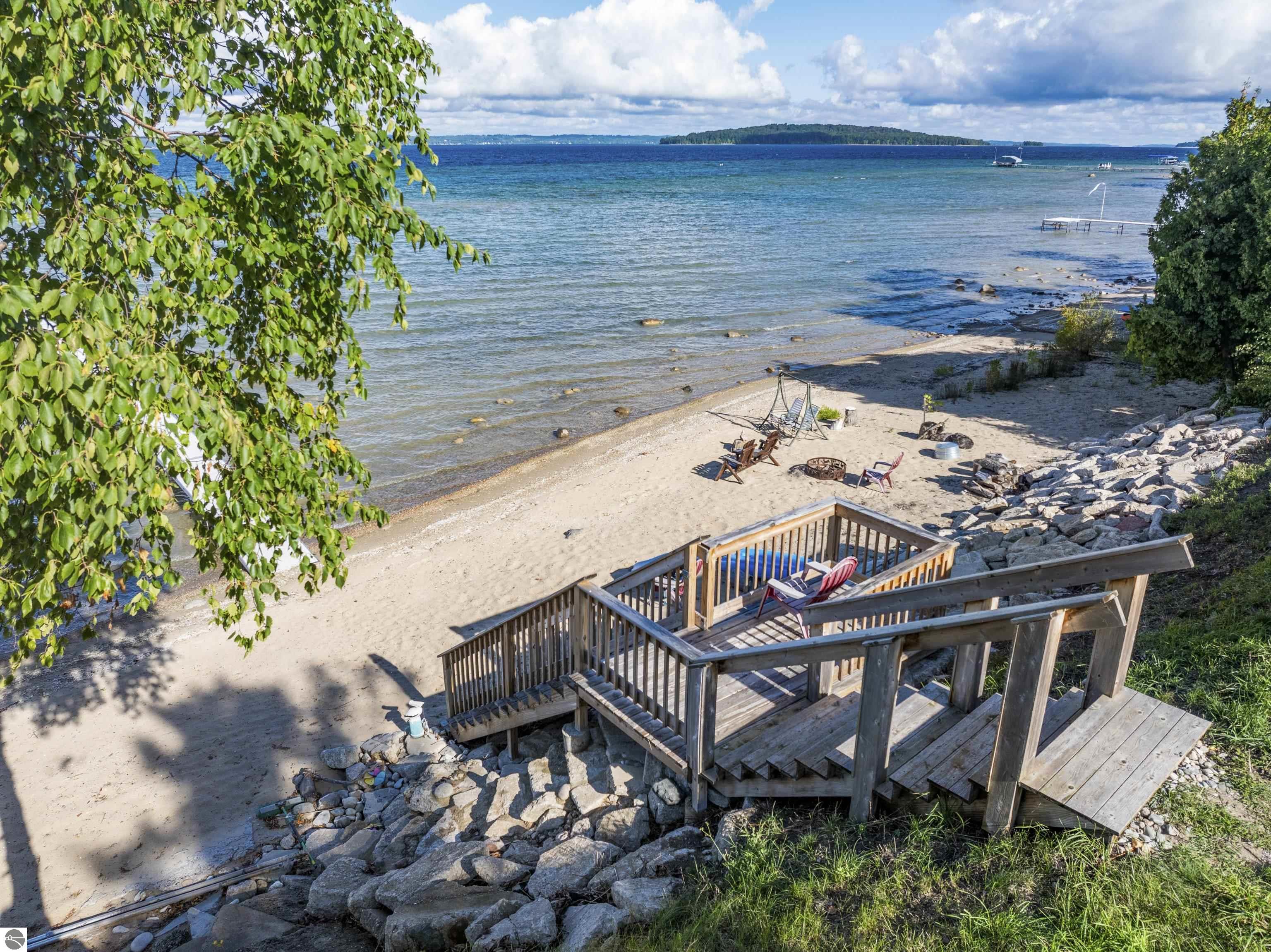 10191 Peninsula Drive