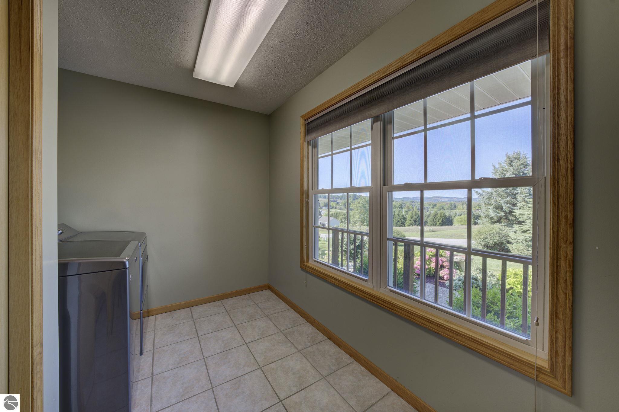 11124 E Meadow View Drive