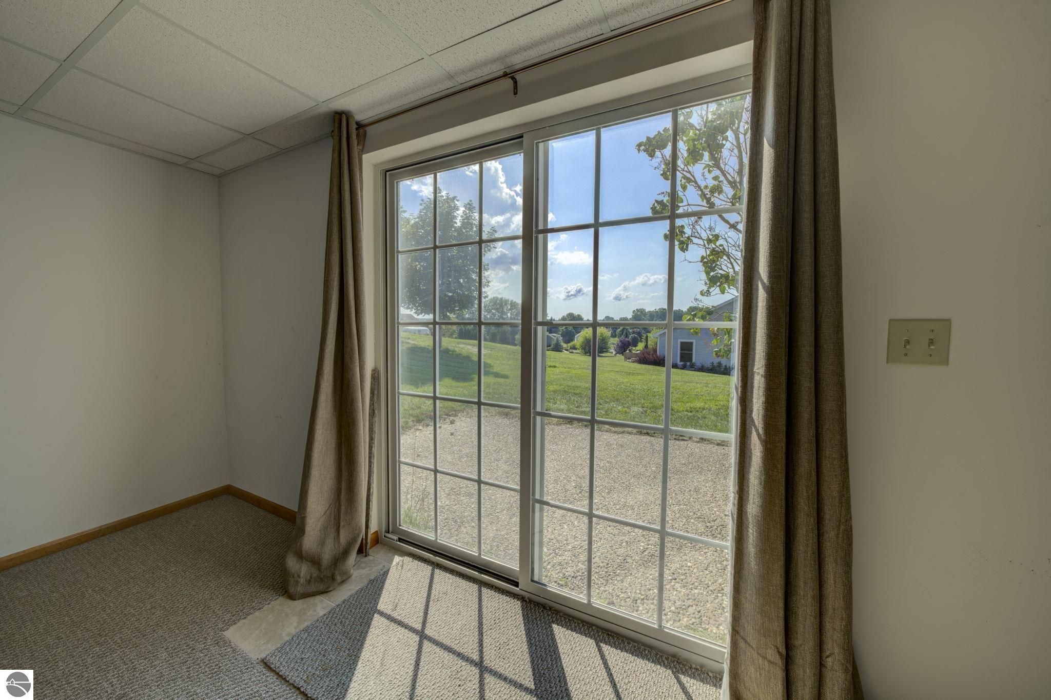 11124 E Meadow View Drive