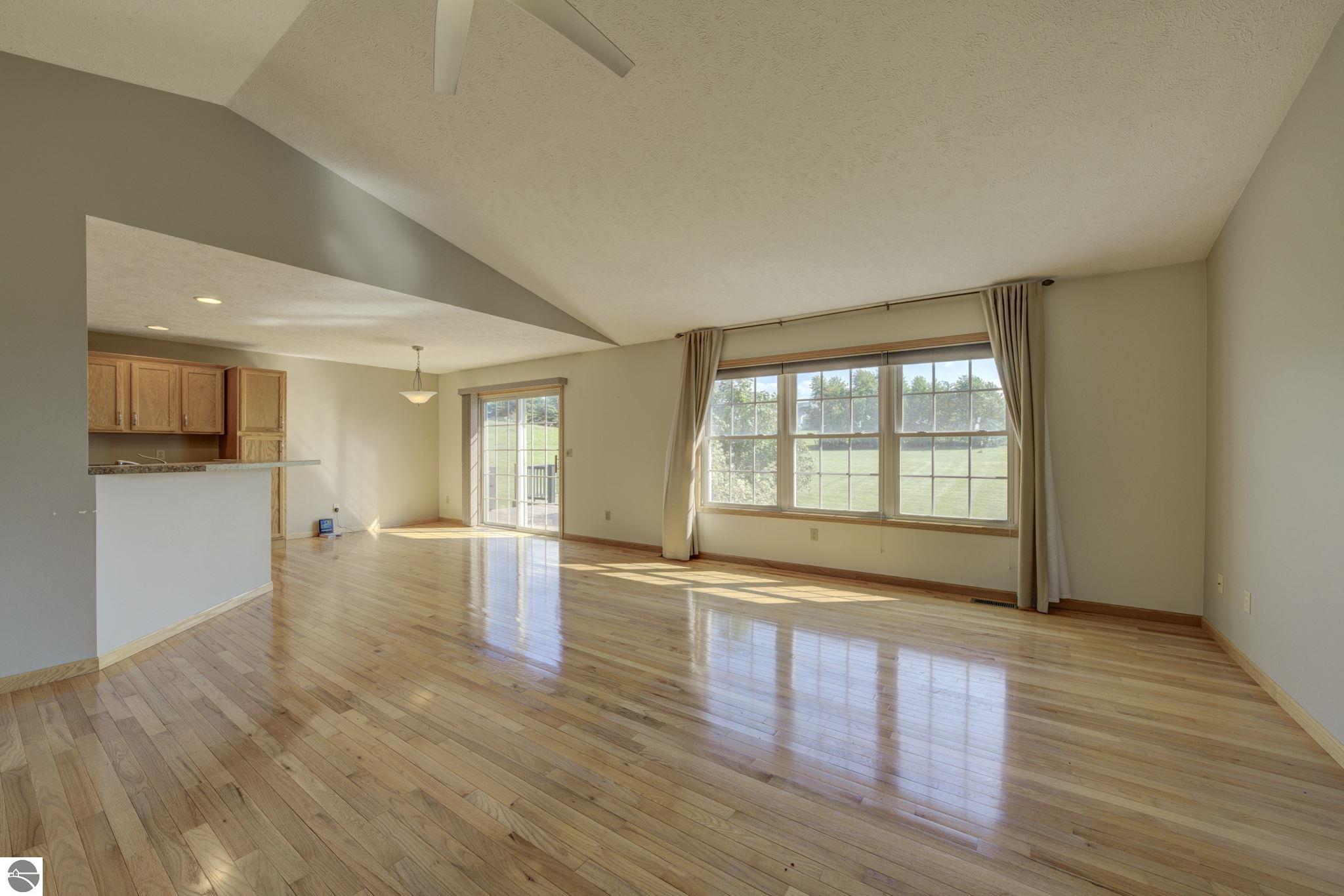 11124 E Meadow View Drive