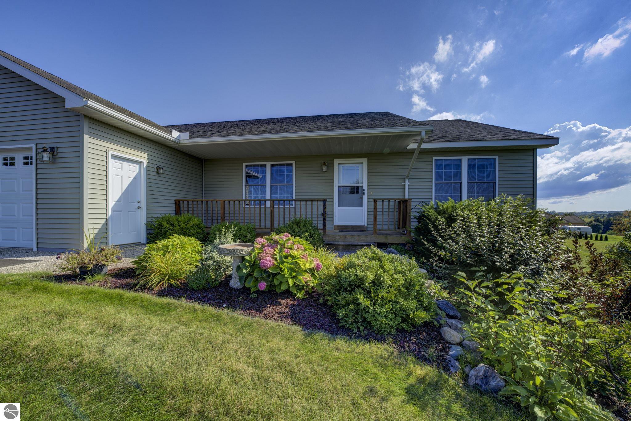 11124 E Meadow View Drive