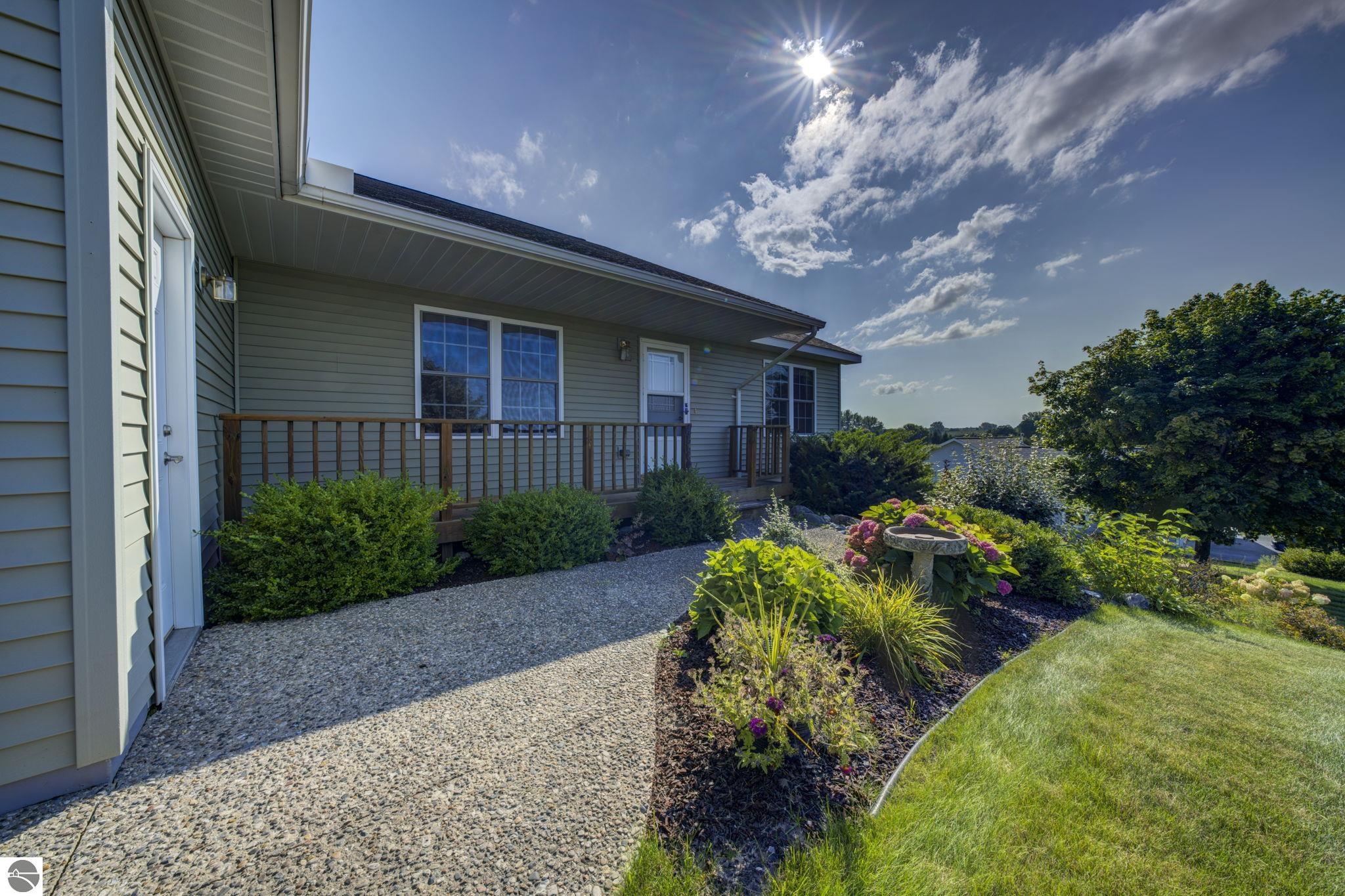11124 E Meadow View Drive