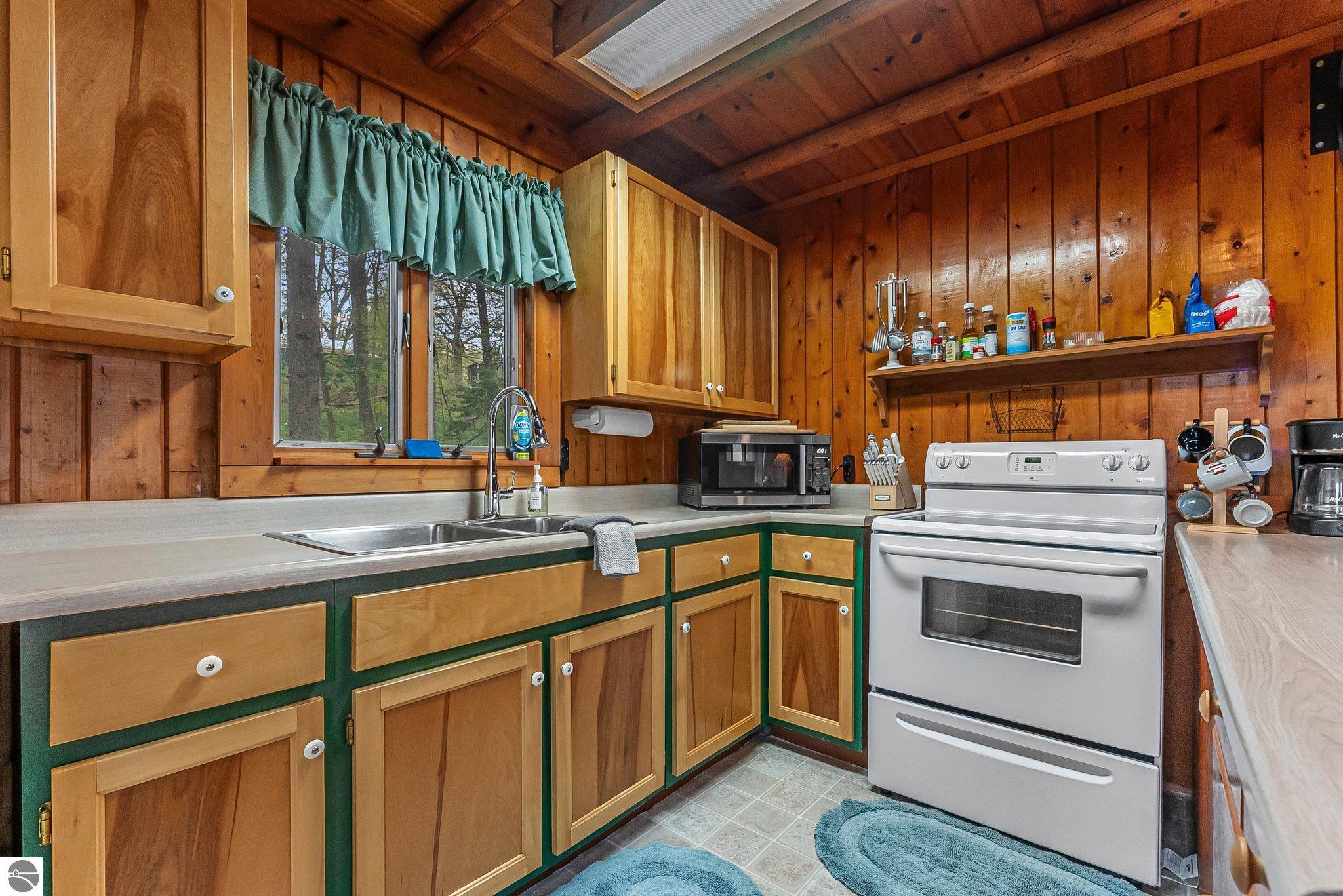 19899 Skunk Hollow Road