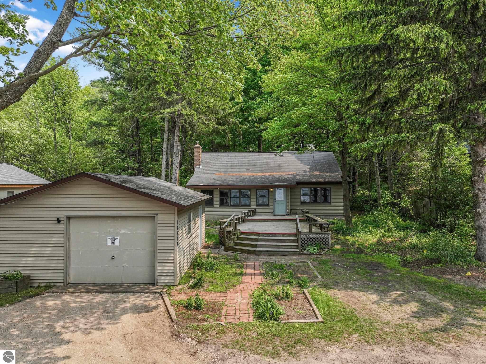 19899 Skunk Hollow Road