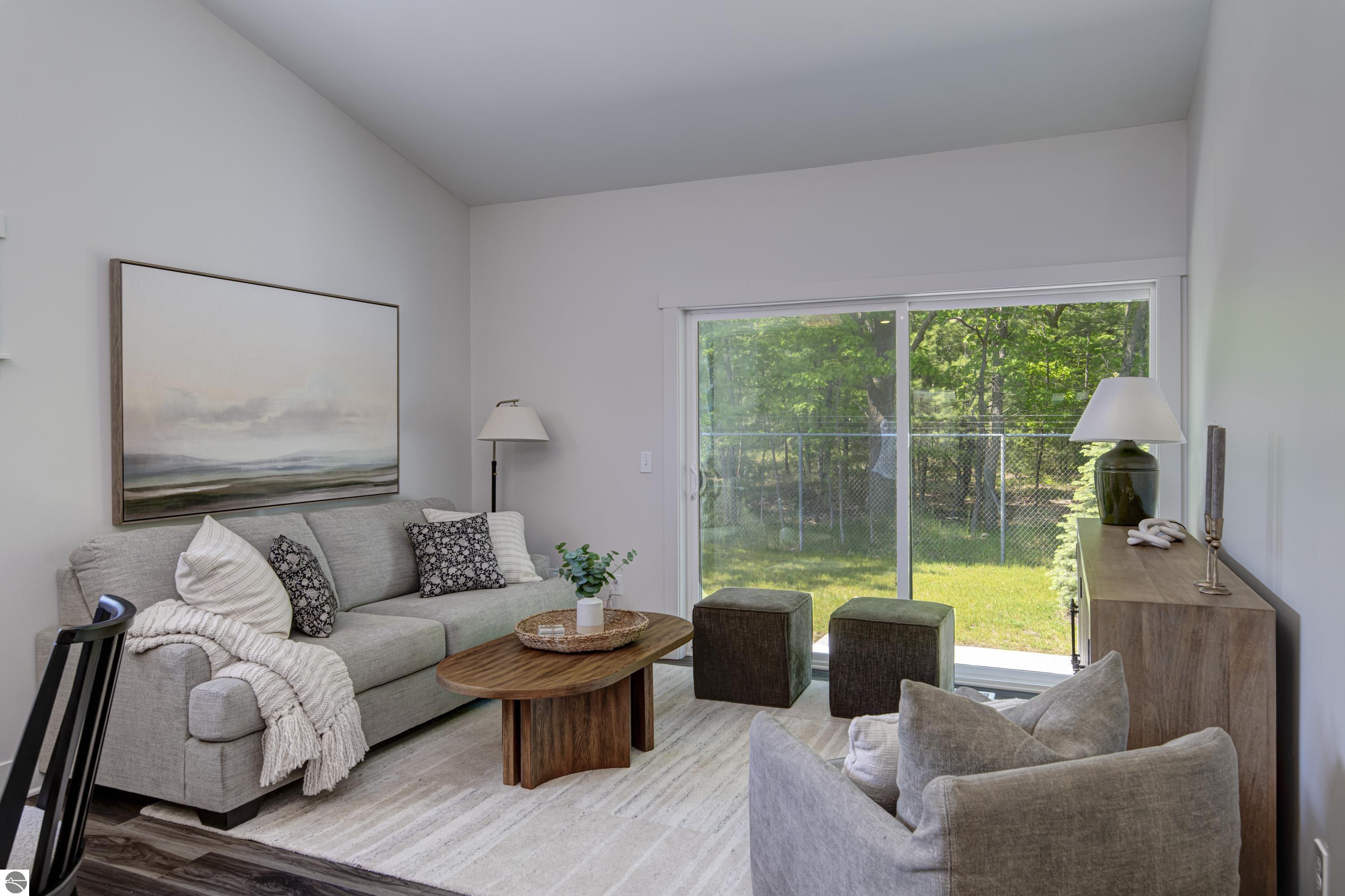 1548 Simsbury Street # 10