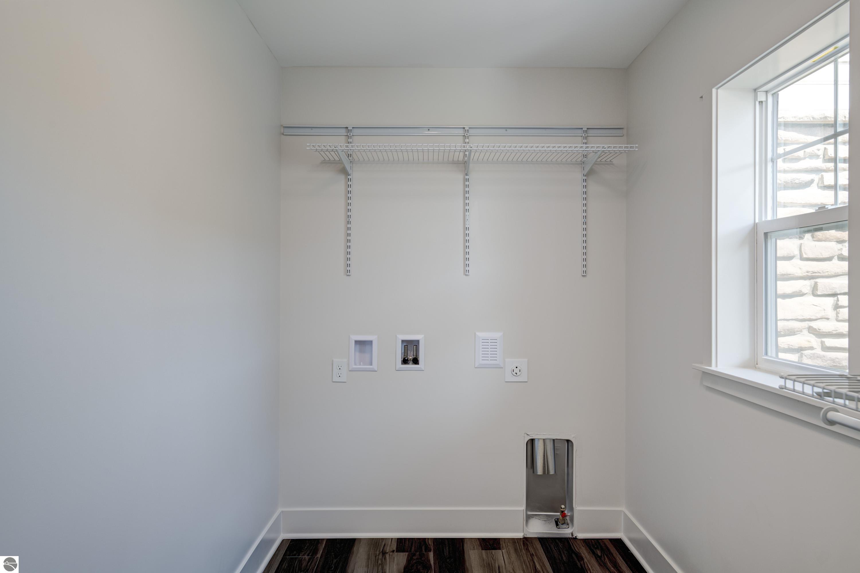 1548 Simsbury Street # 10
