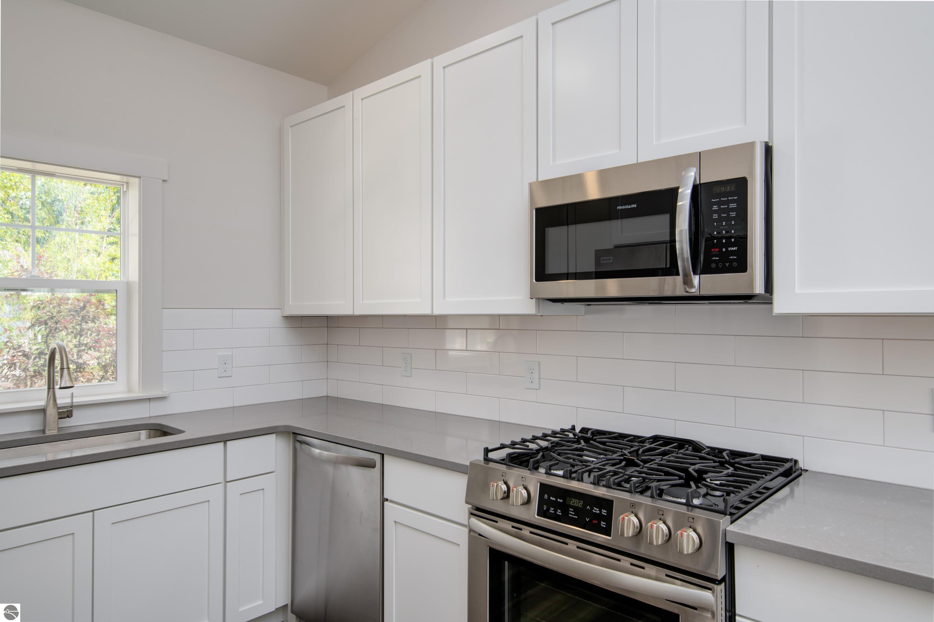 1548 Simsbury Street # 10