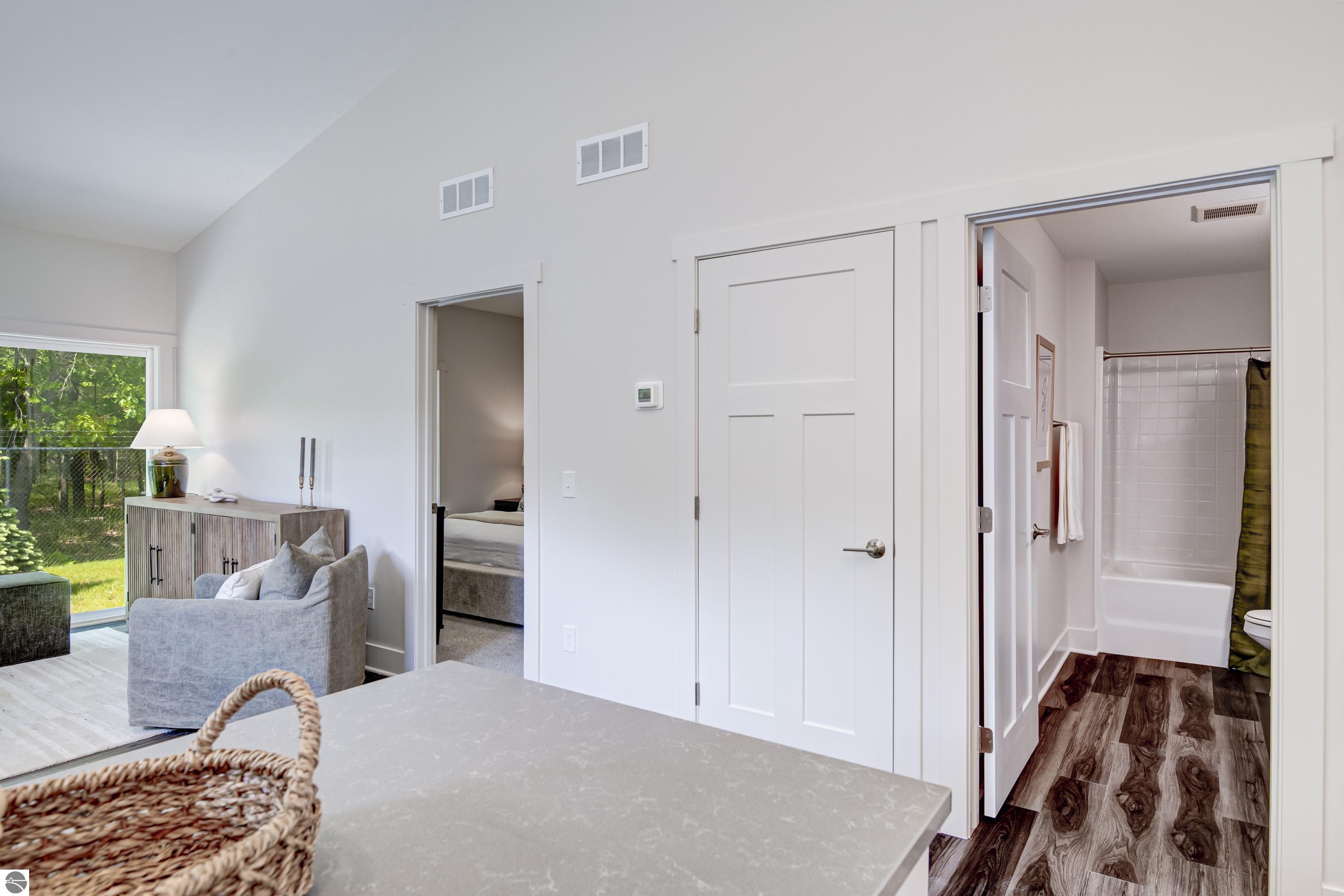 1548 Simsbury Street # 10