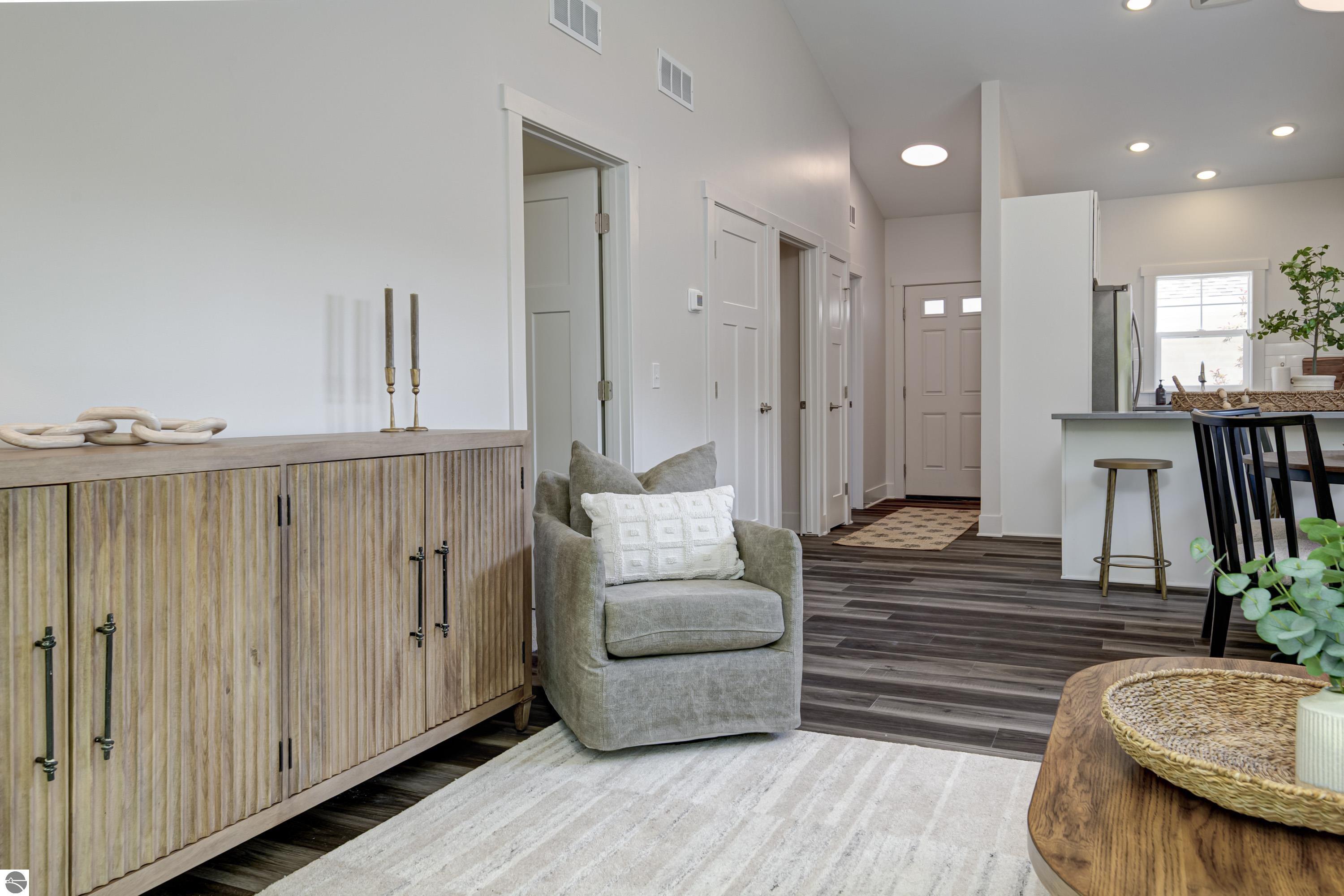 1548 Simsbury Street # 10