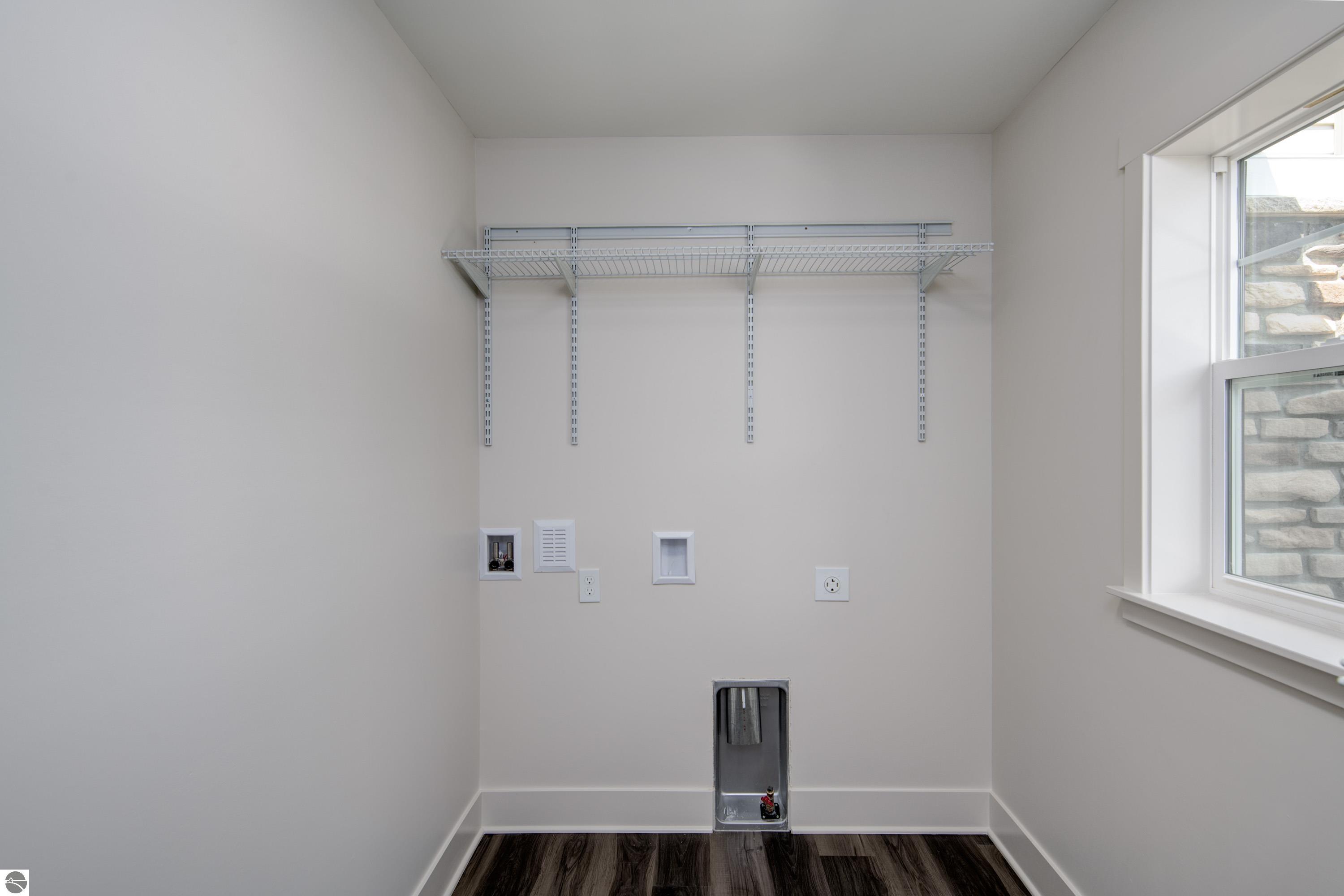 1548 Simsbury Street # 10