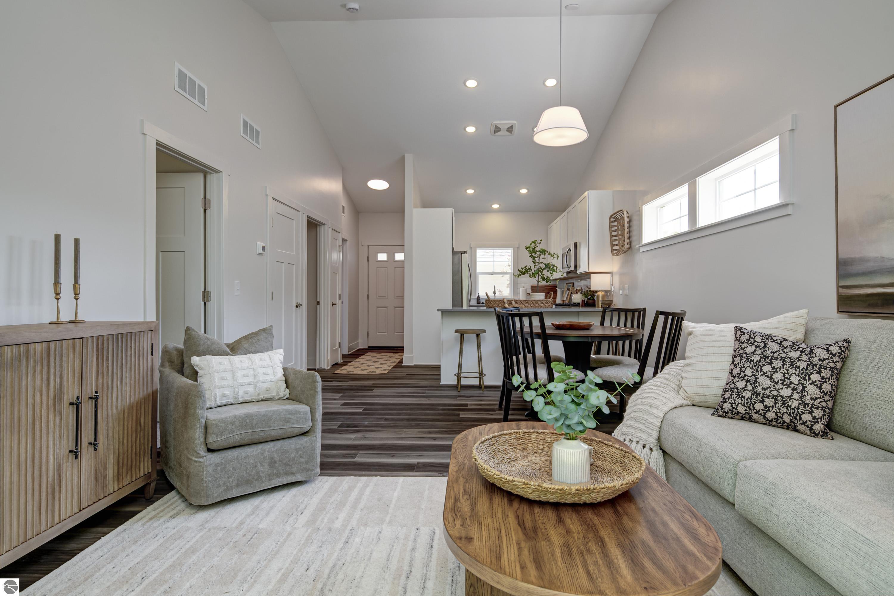1548 Simsbury Street # 10