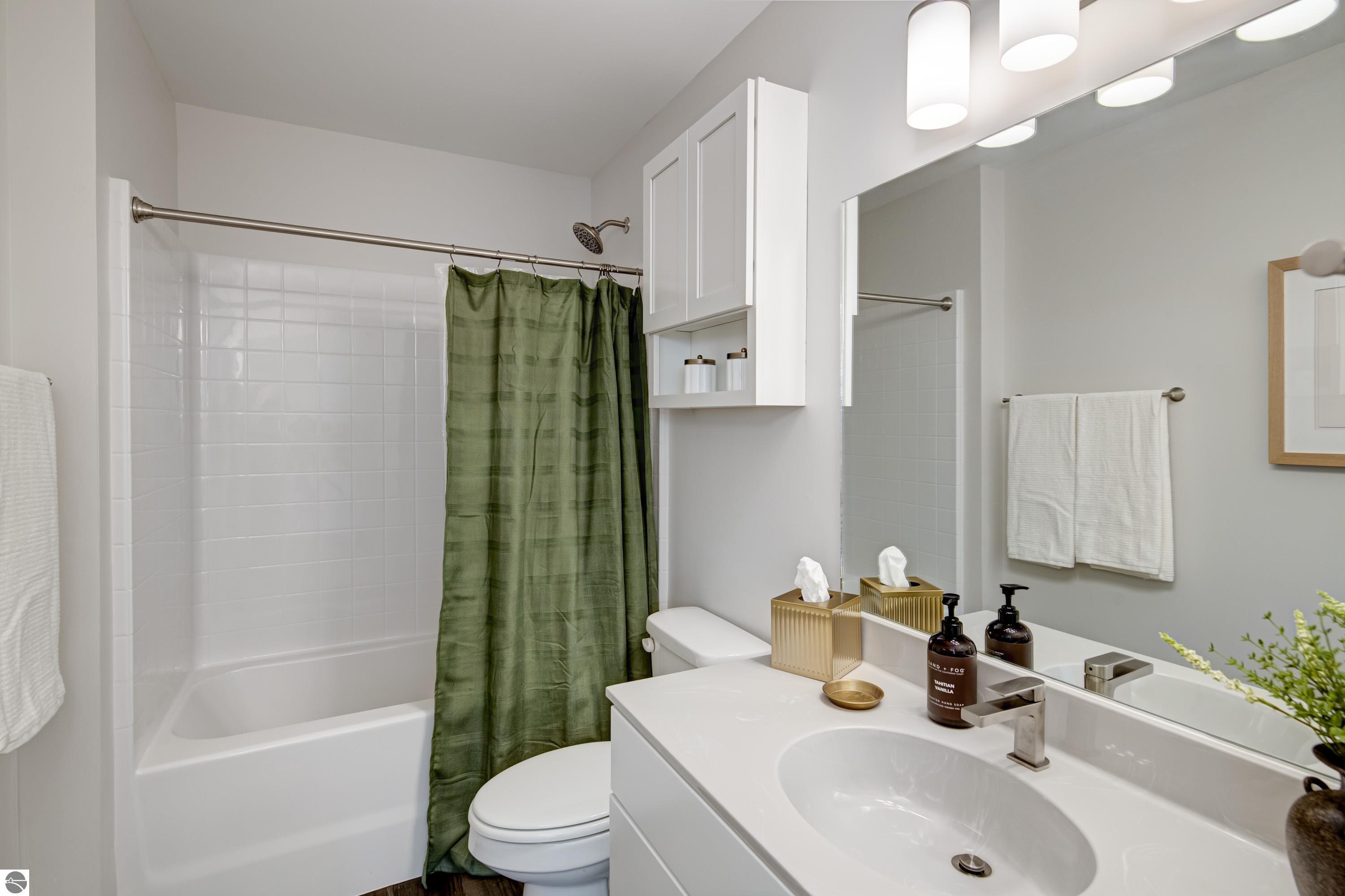 1548 Simsbury Street # 10