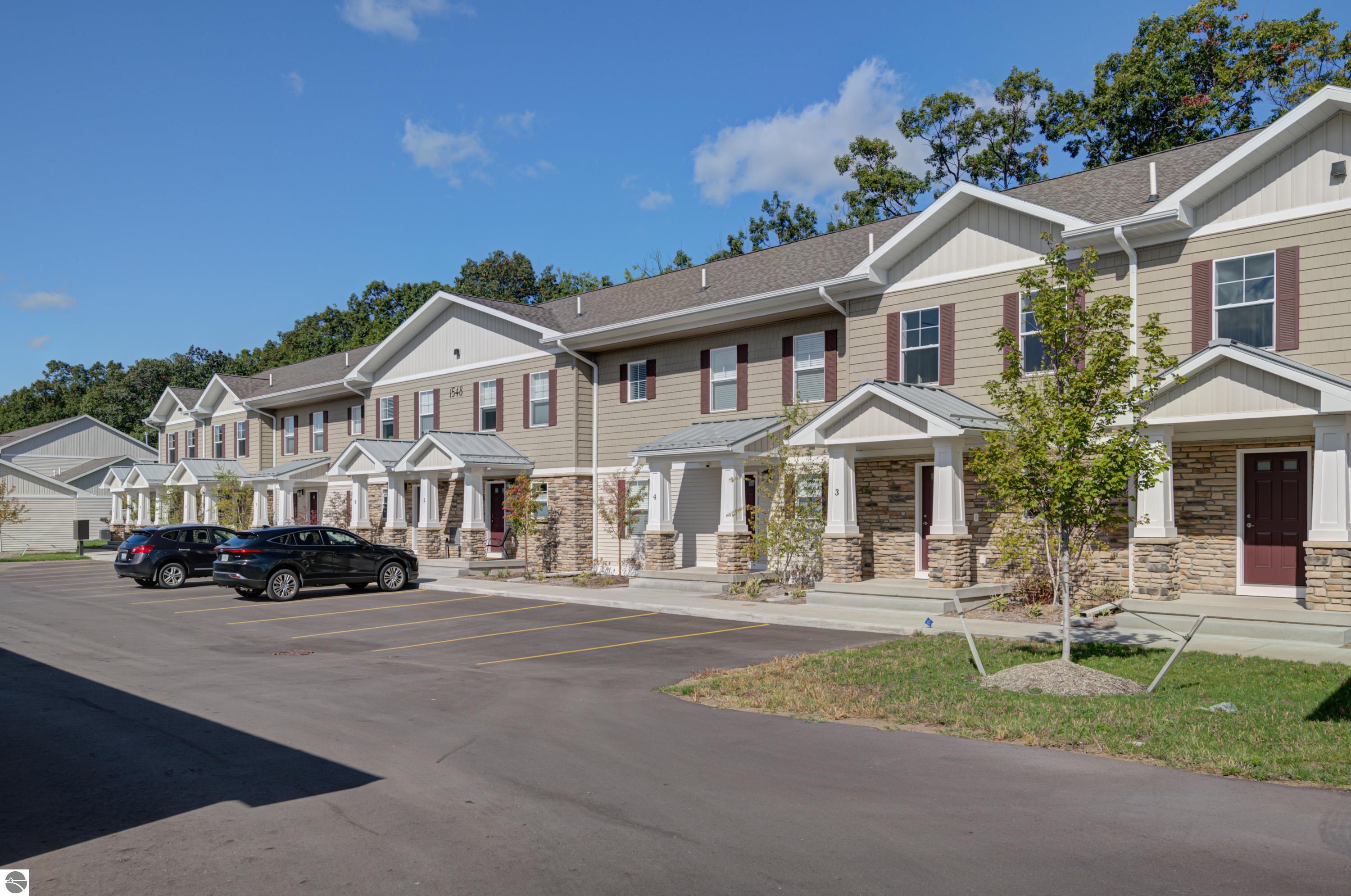 1548 Simsbury Street # 10