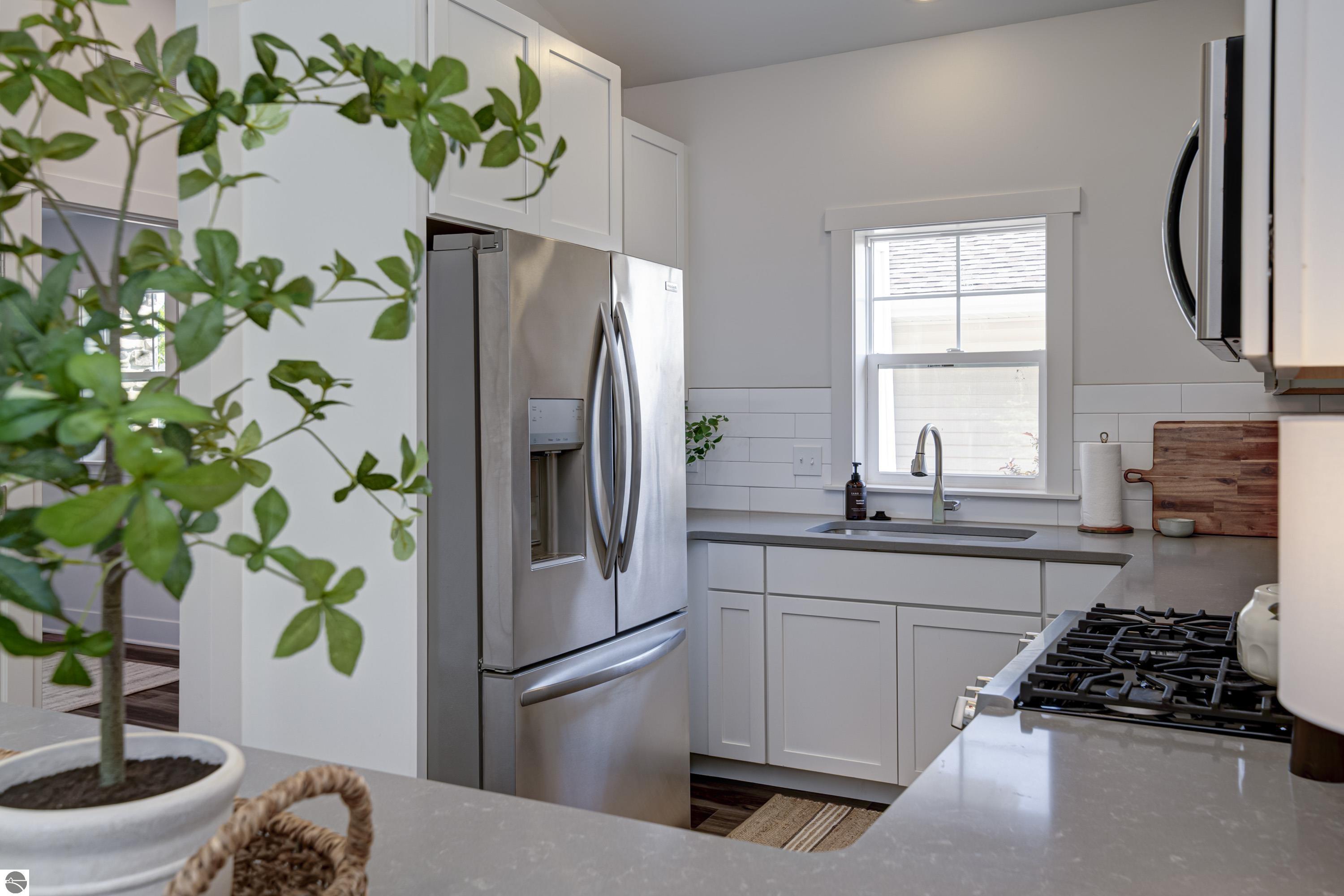 1548 Simsbury Street # 10