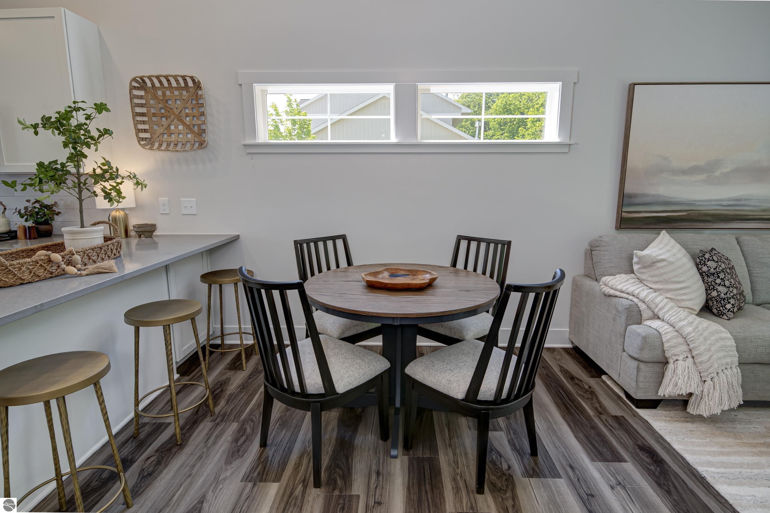 1548 Simsbury Street # 10