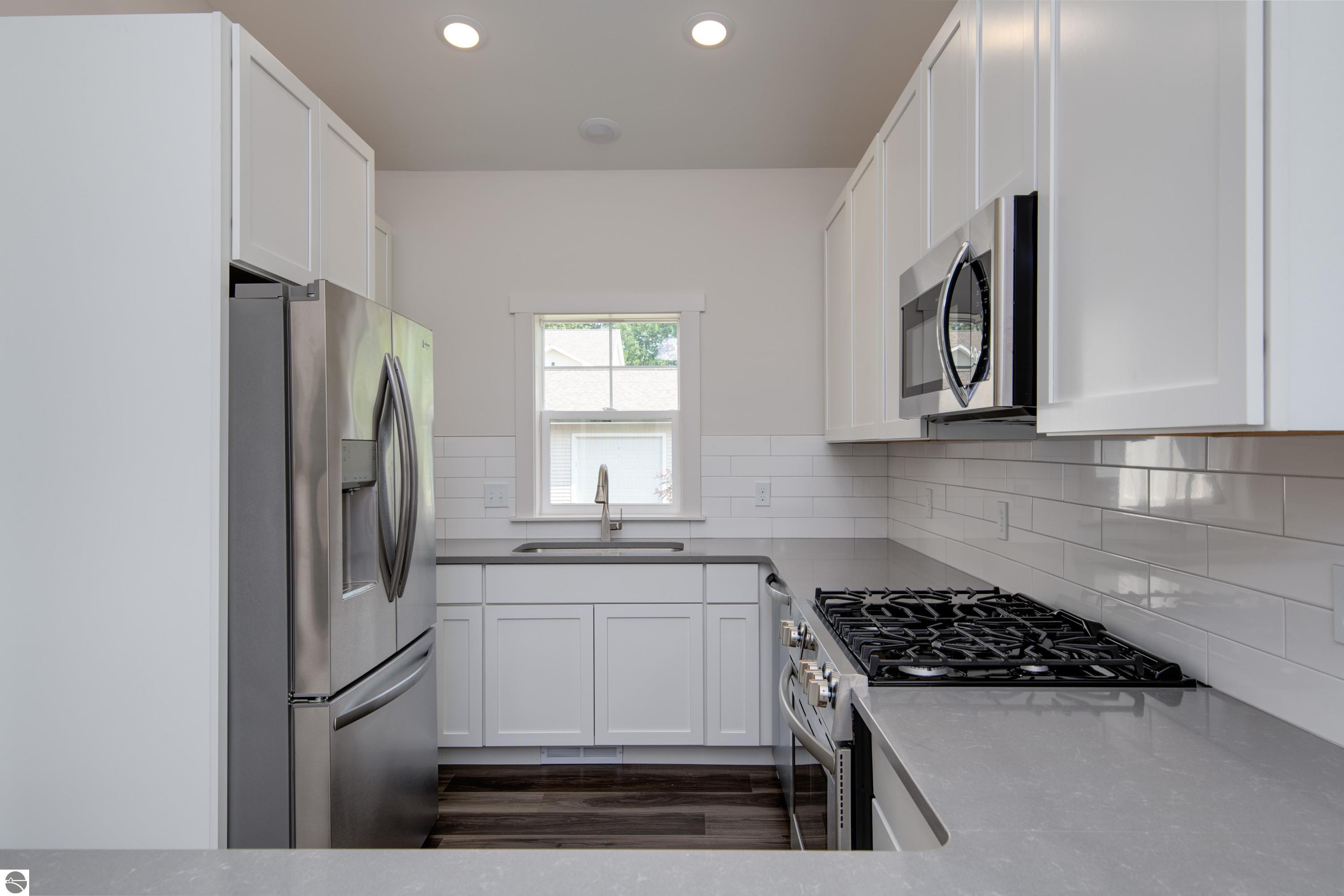 1548 Simsbury Street # 10