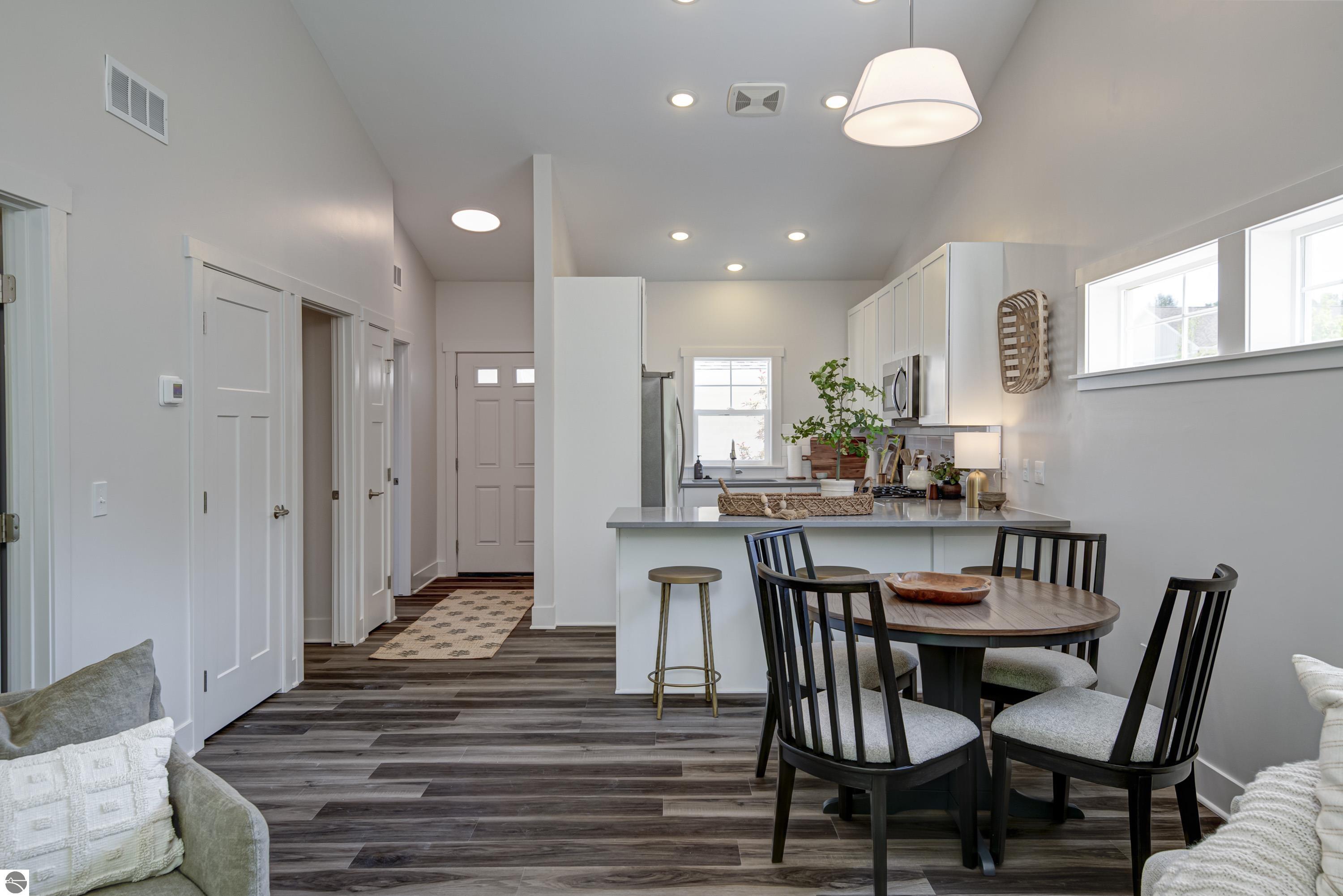1548 Simsbury Street # 10