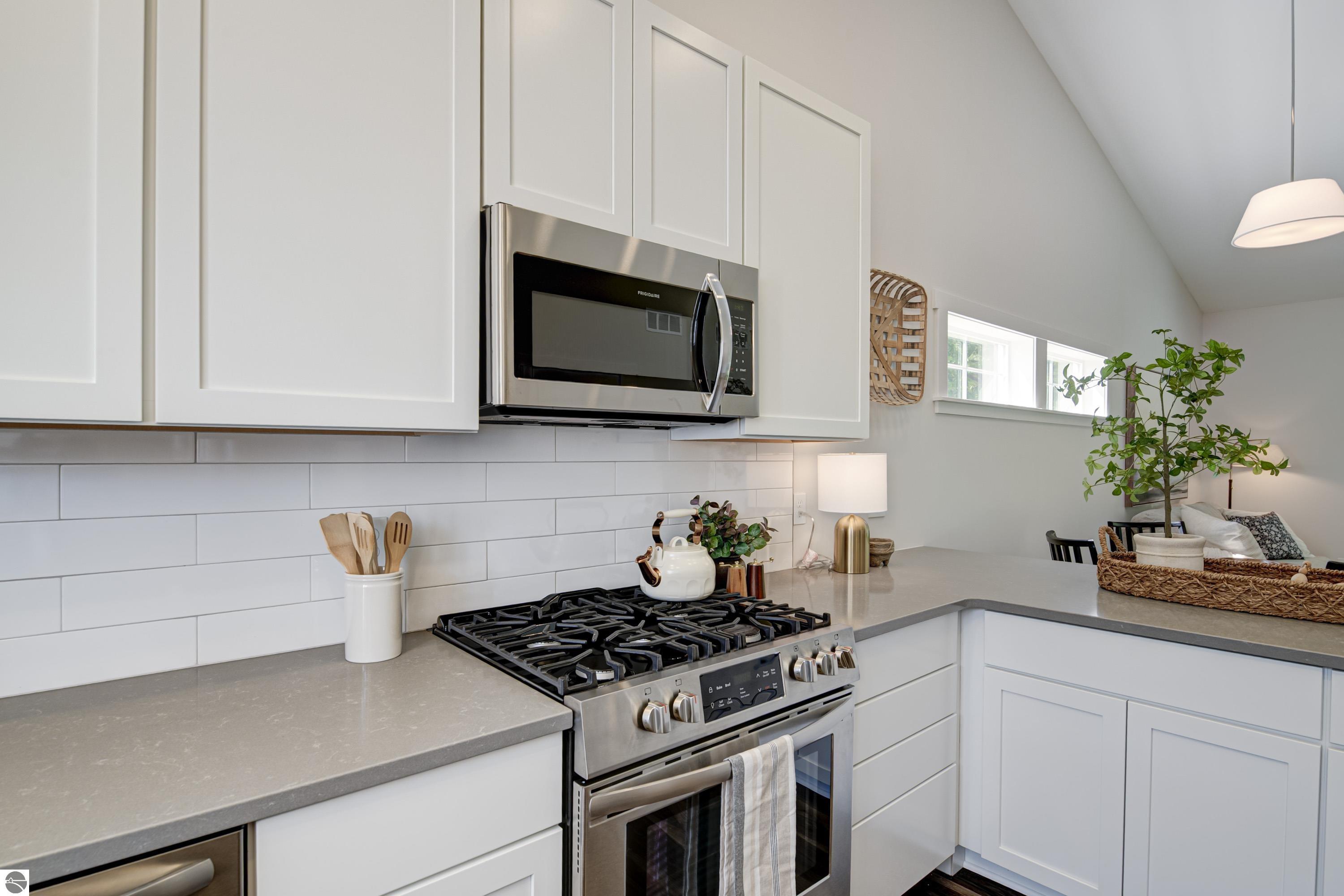 1548 Simsbury Street # 10